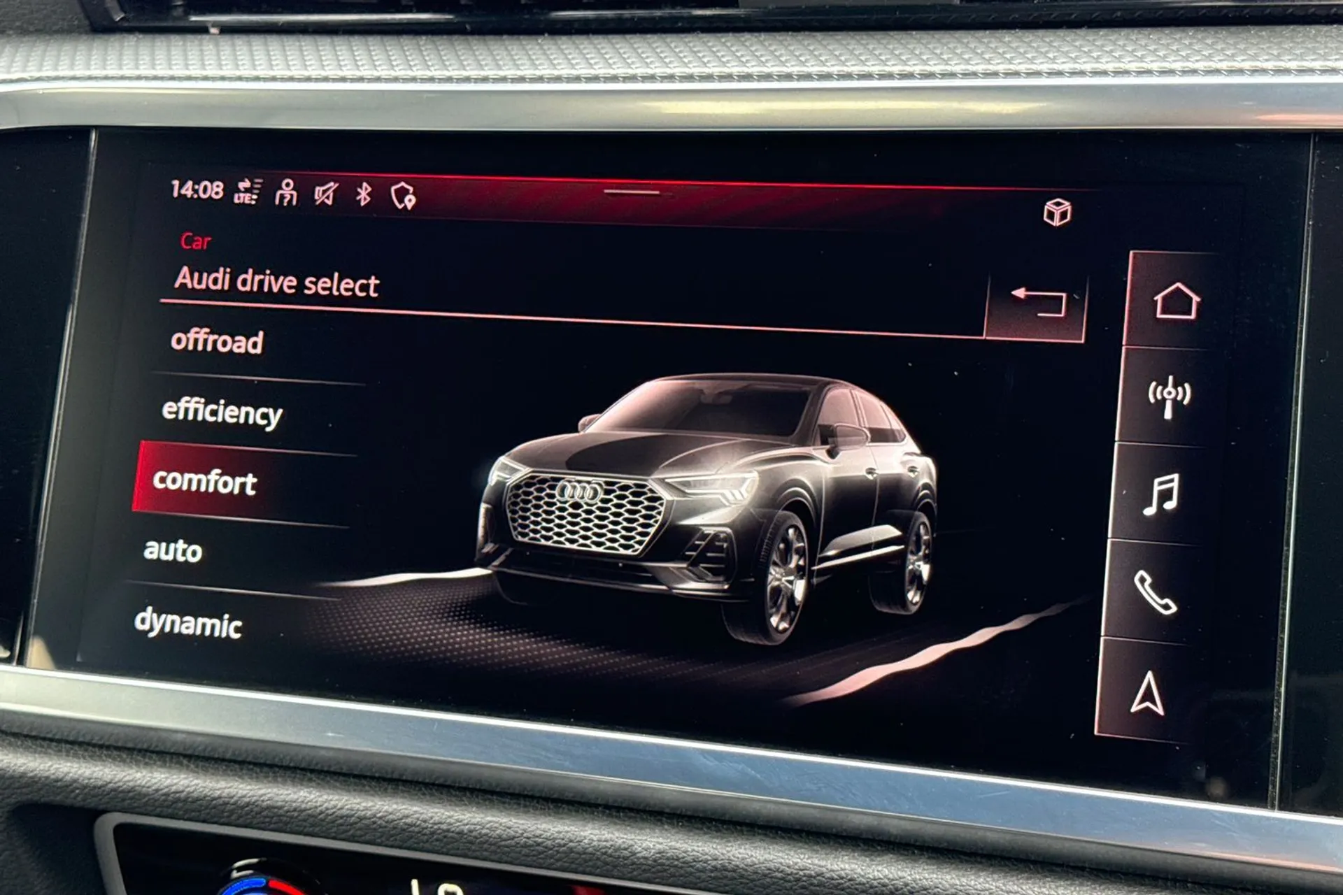 Audi Q3 thumbnail image number 12
