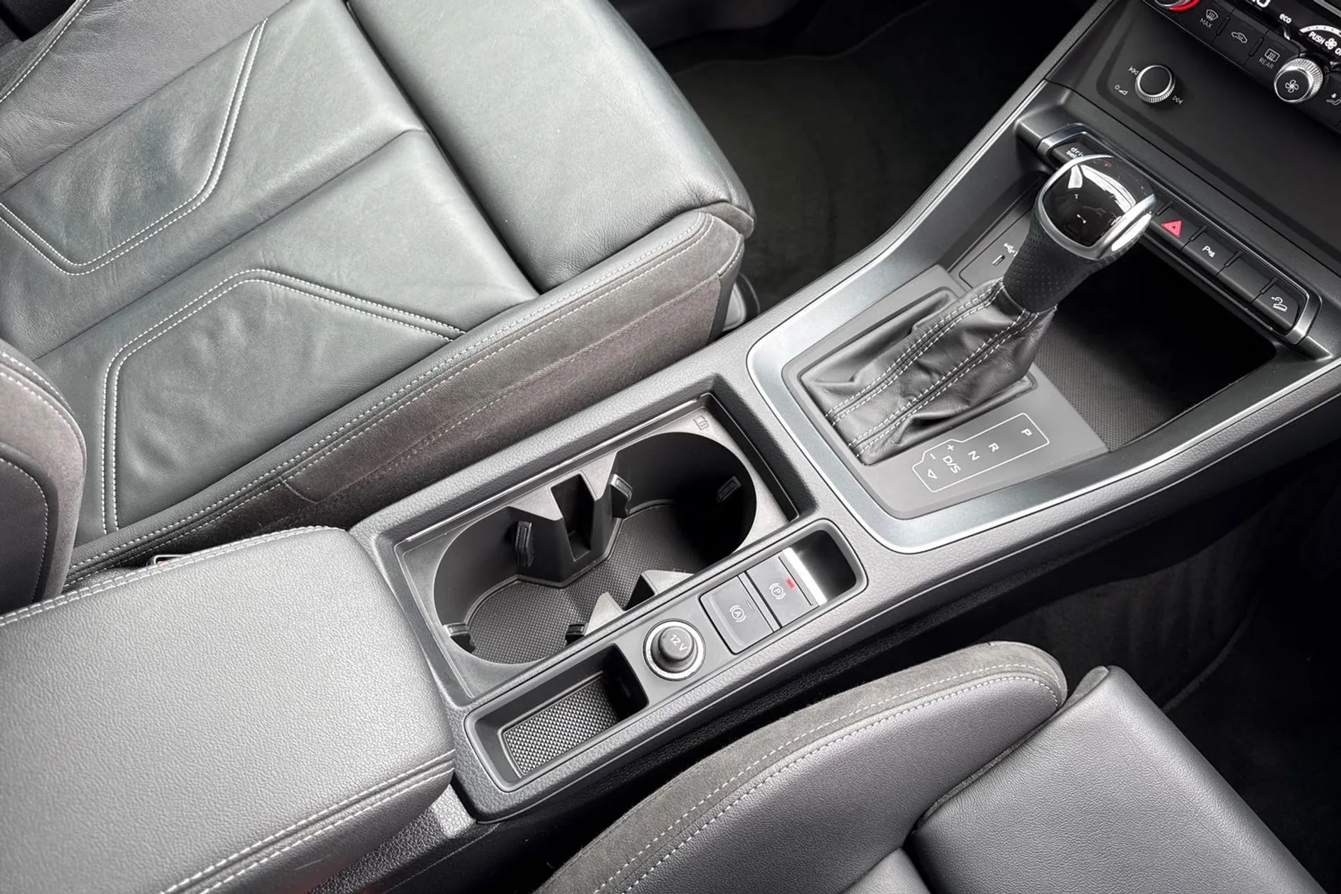 Audi Q3 thumbnail image number 34