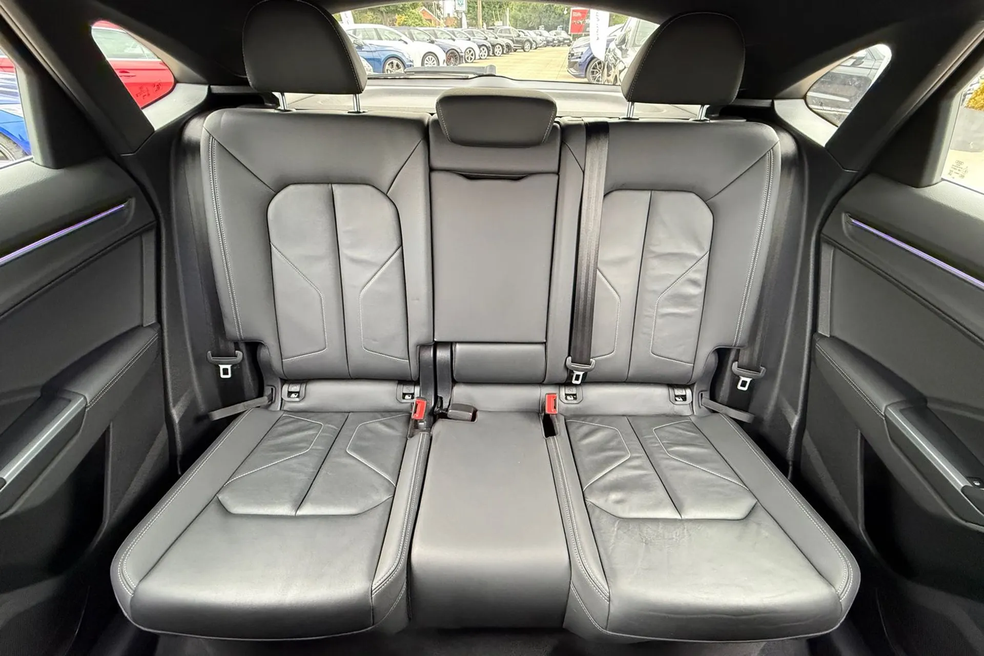Audi Q3 thumbnail image number 7