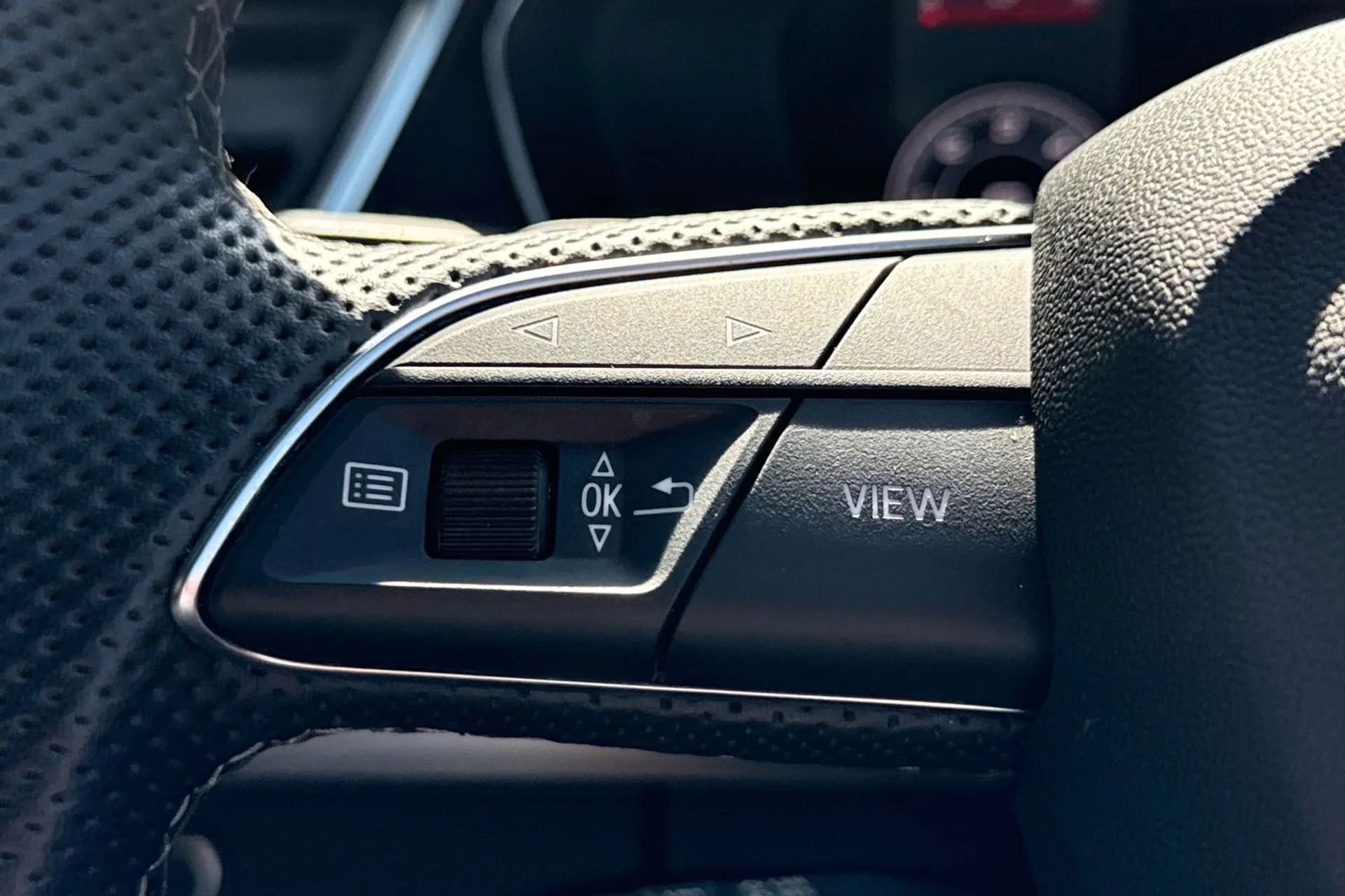 Audi Q5 thumbnail image number 36