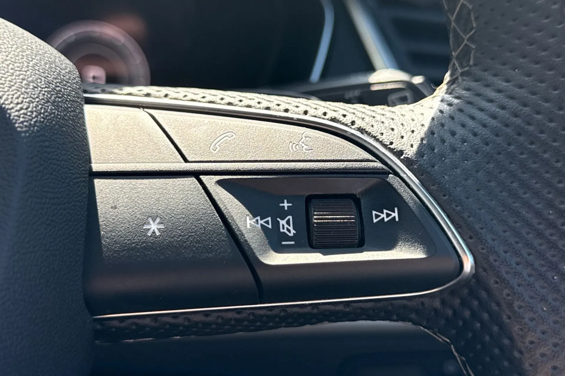 Audi Q5 thumbnail image number 37