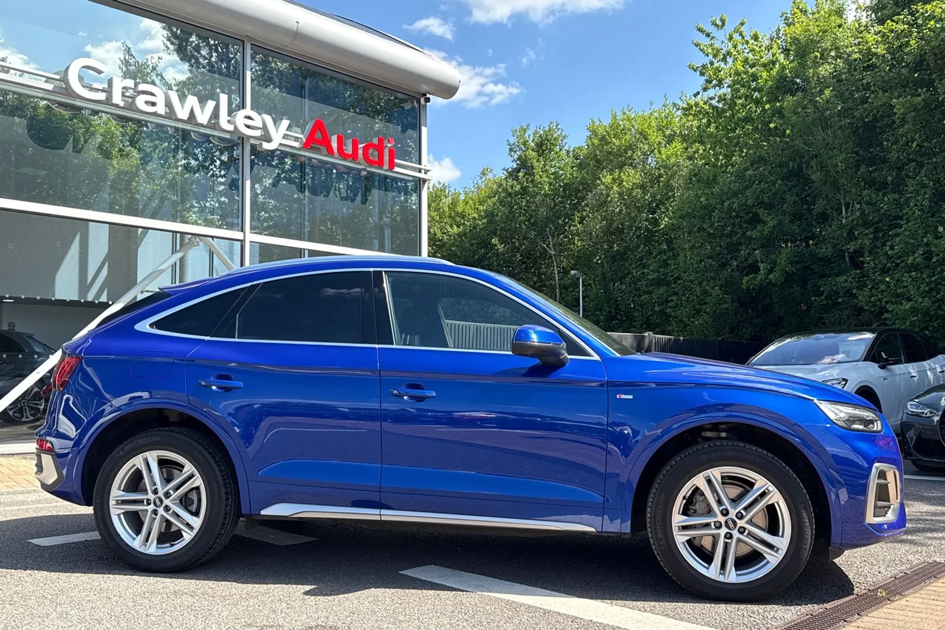 Audi Q5 thumbnail image number 2
