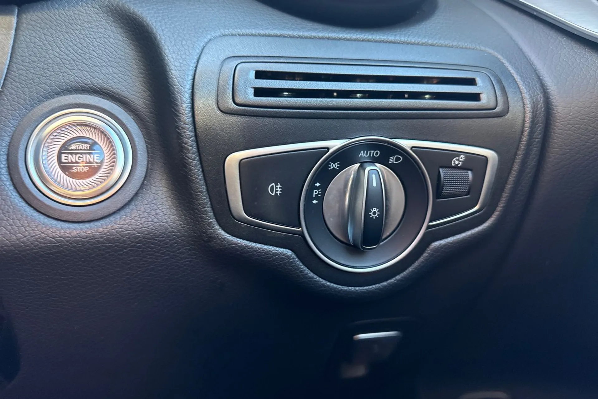 MERCEDES-BENZ GLC thumbnail image number 41