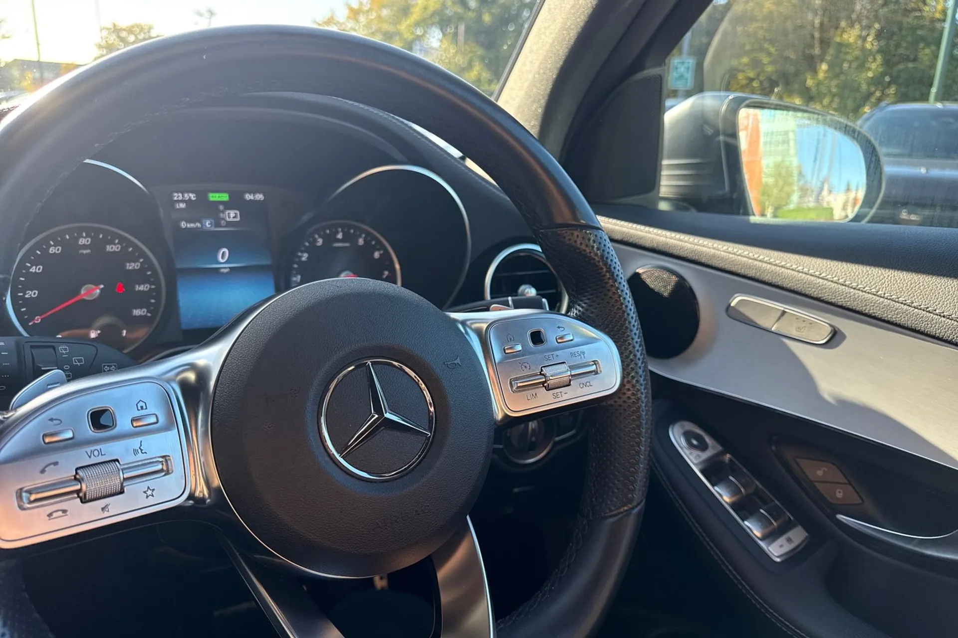 MERCEDES-BENZ GLC thumbnail image number 36