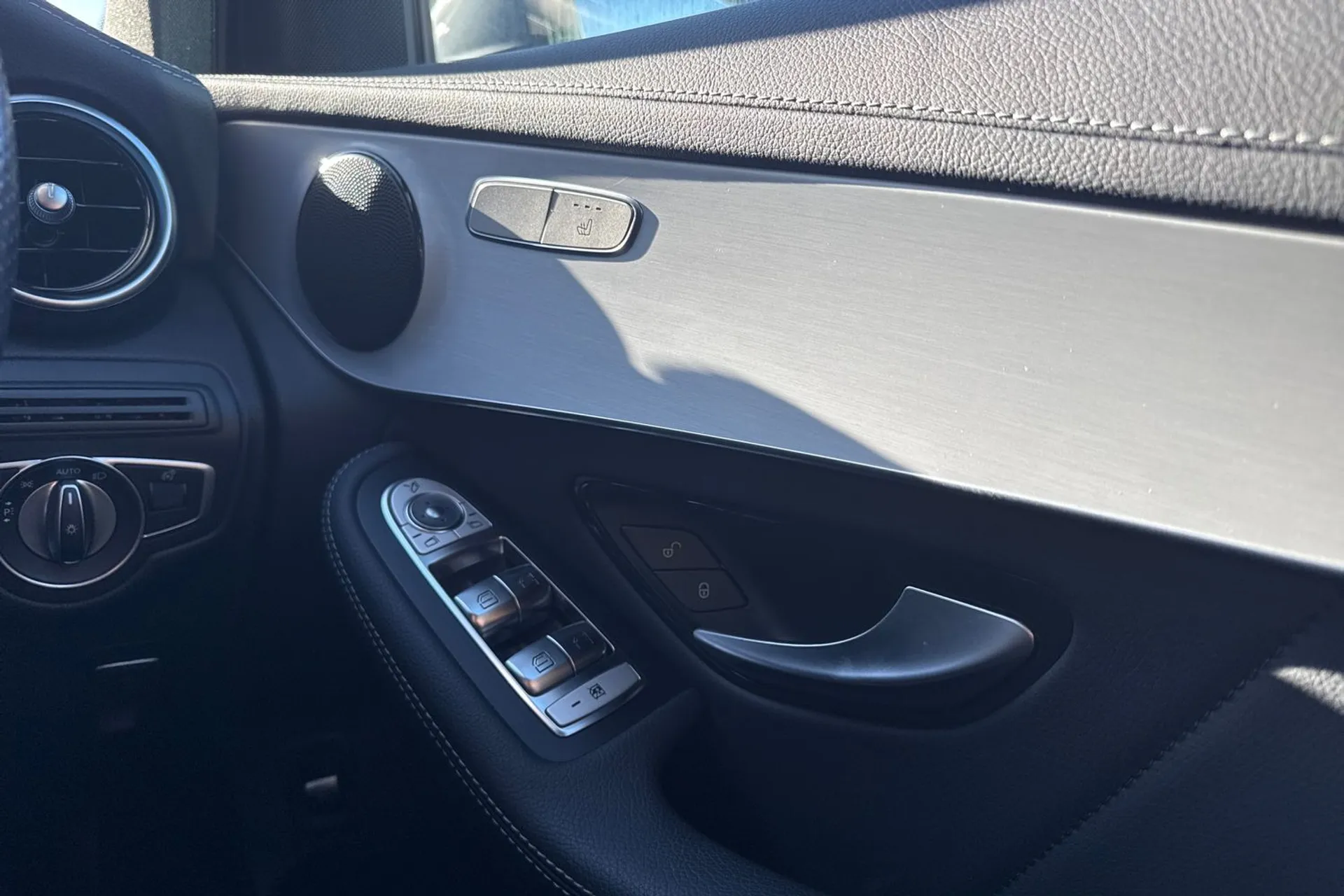 MERCEDES-BENZ GLC thumbnail image number 39