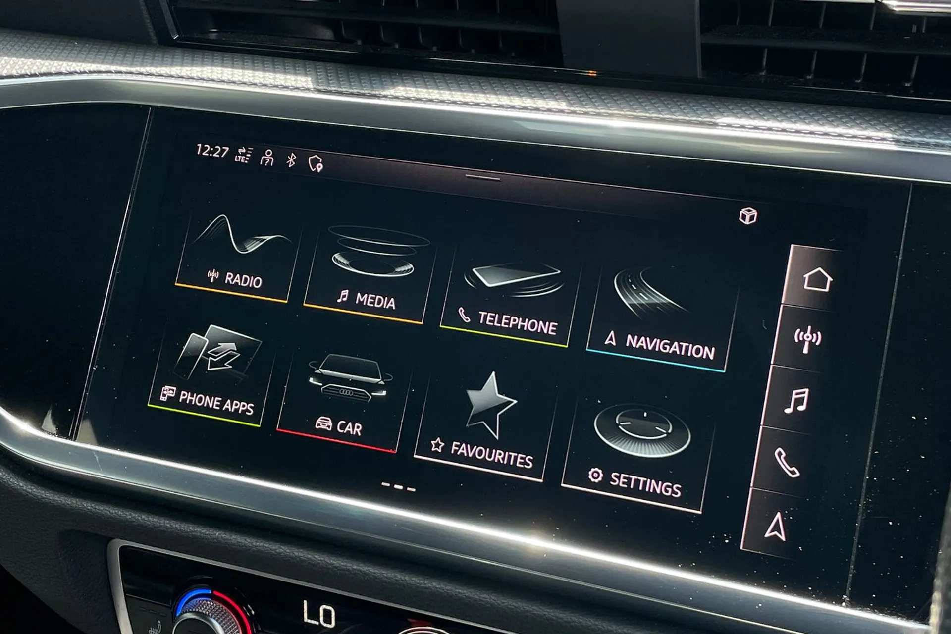 Audi Q3 thumbnail image number 42