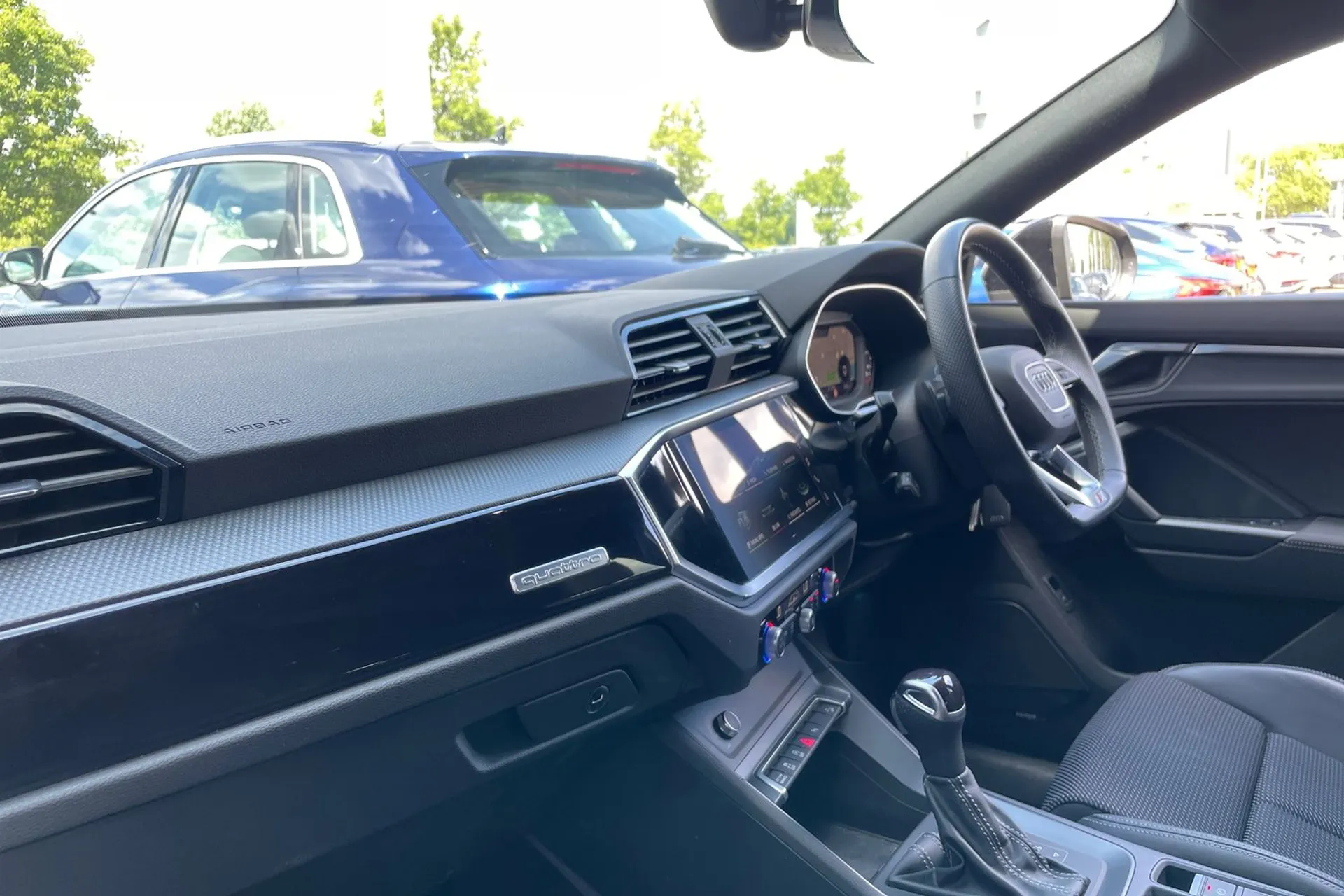Audi Q3 thumbnail image number 27