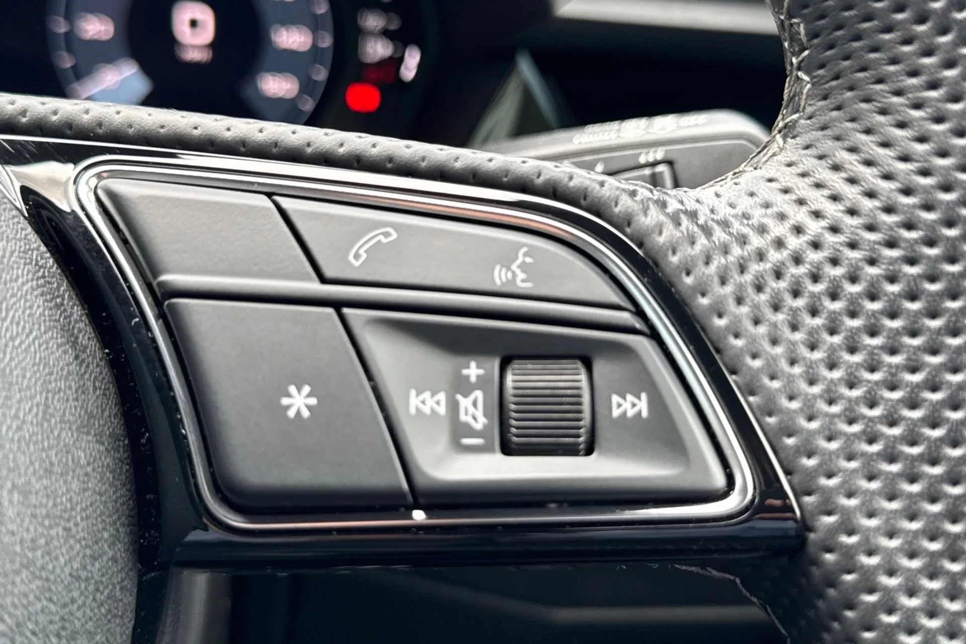 Audi A3 thumbnail image number 38