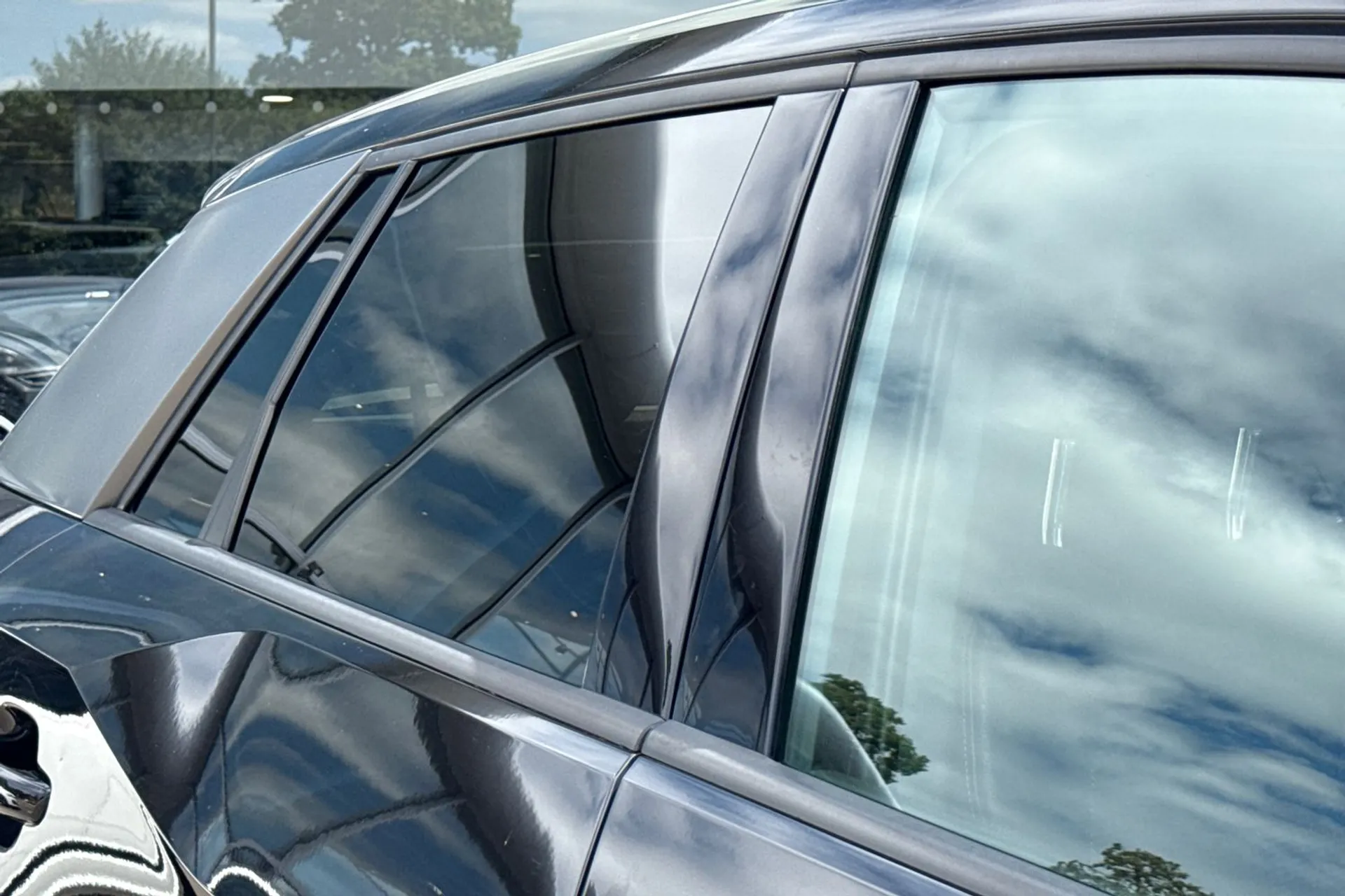 Audi Q2 thumbnail image number 13