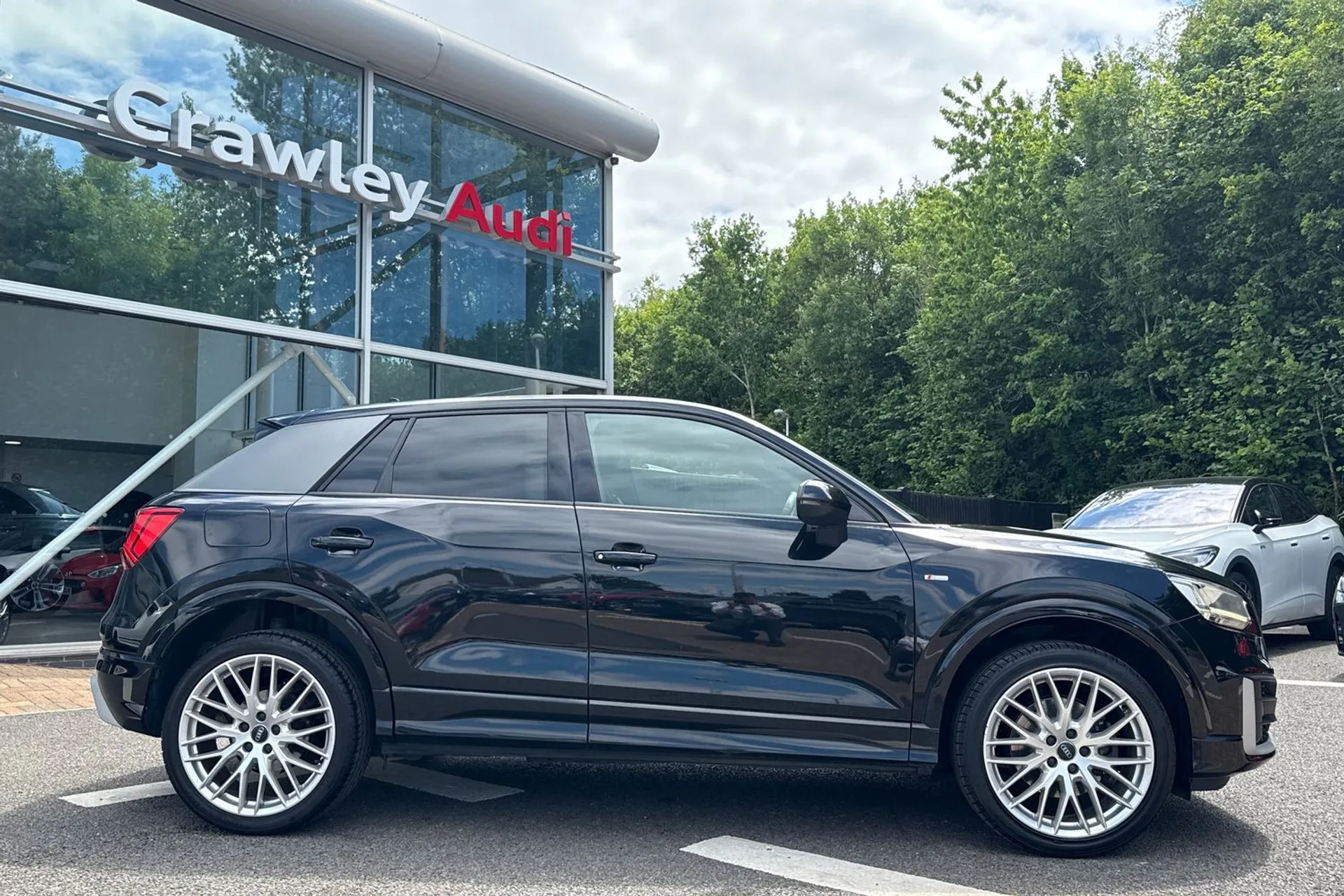 Audi Q2 thumbnail image number 2