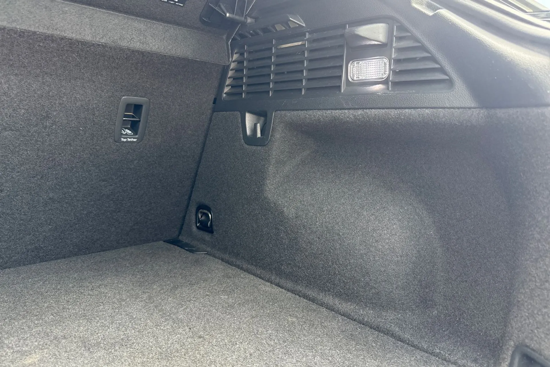 Audi Q2 thumbnail image number 19