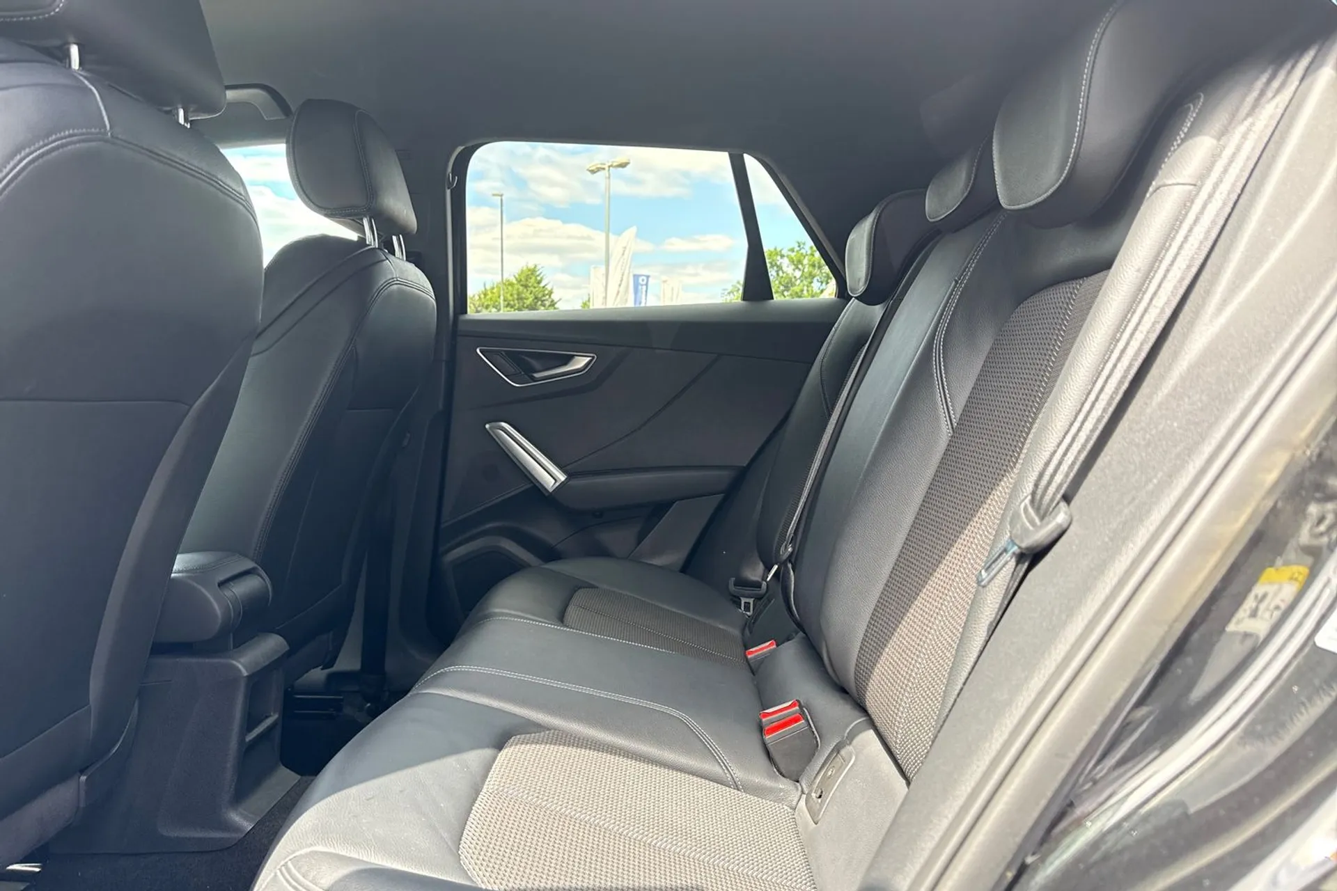 Audi Q2 thumbnail image number 29