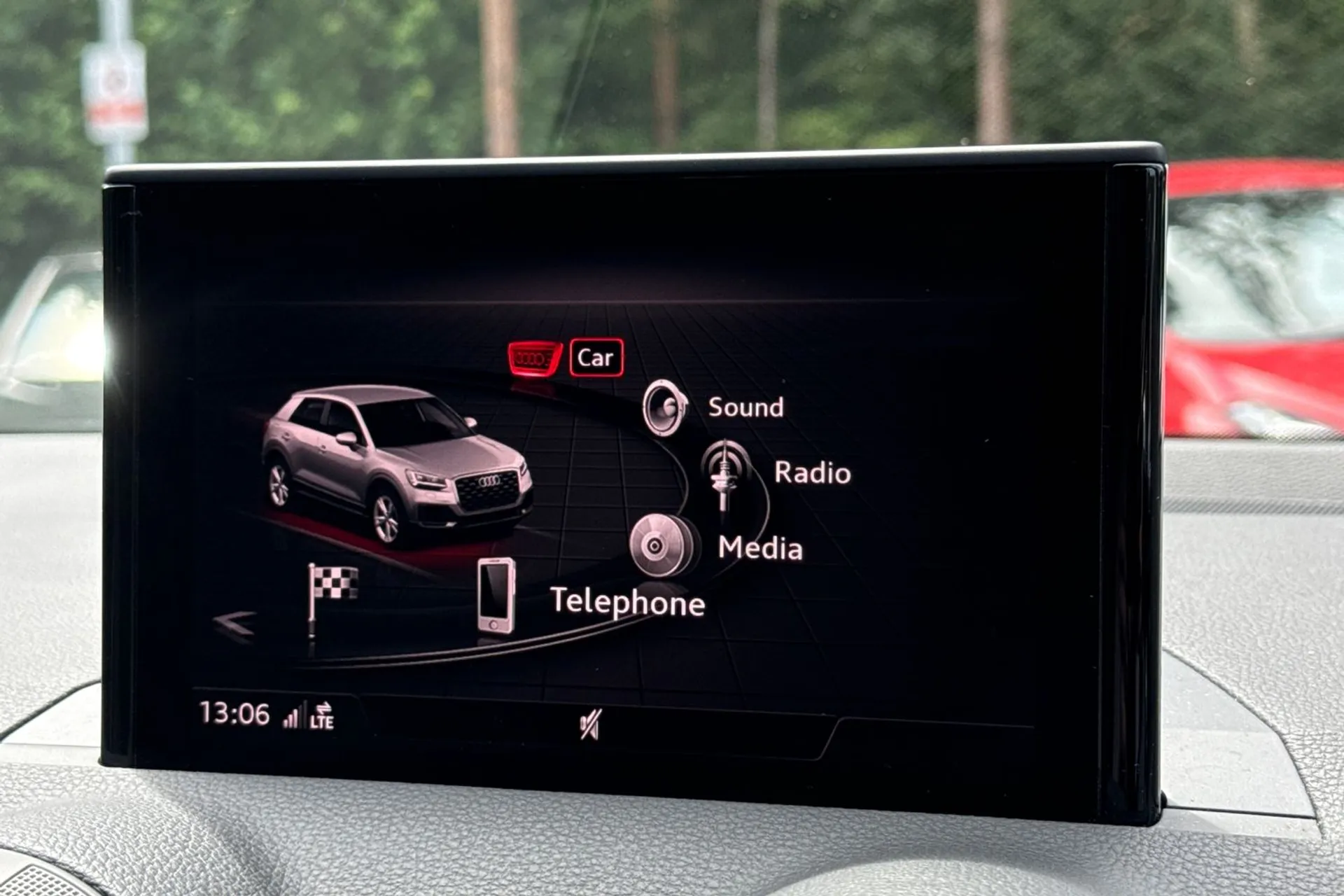Audi Q2 thumbnail image number 4
