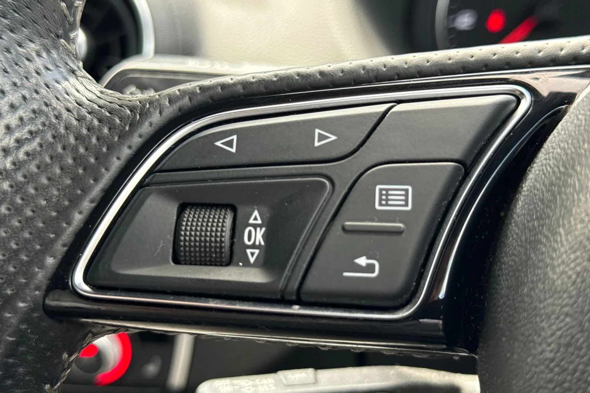 Audi Q2 thumbnail image number 36