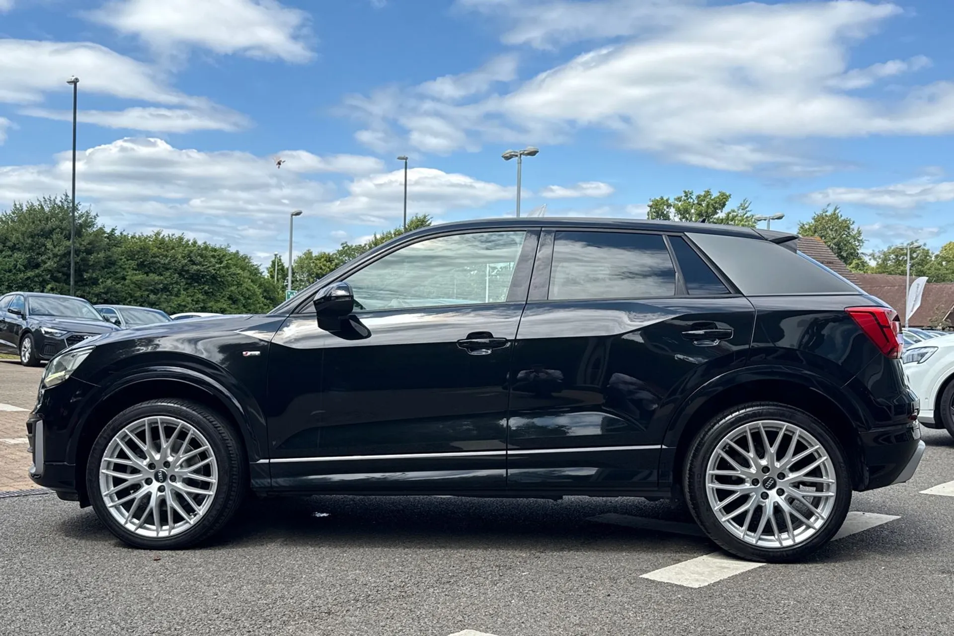 Audi Q2 thumbnail image number 9