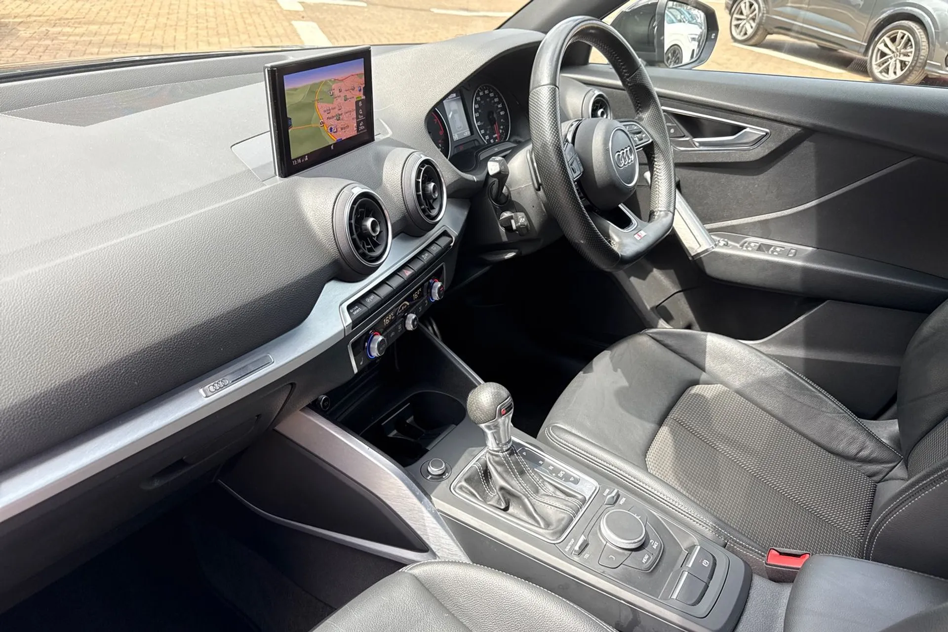 Audi Q2 thumbnail image number 26