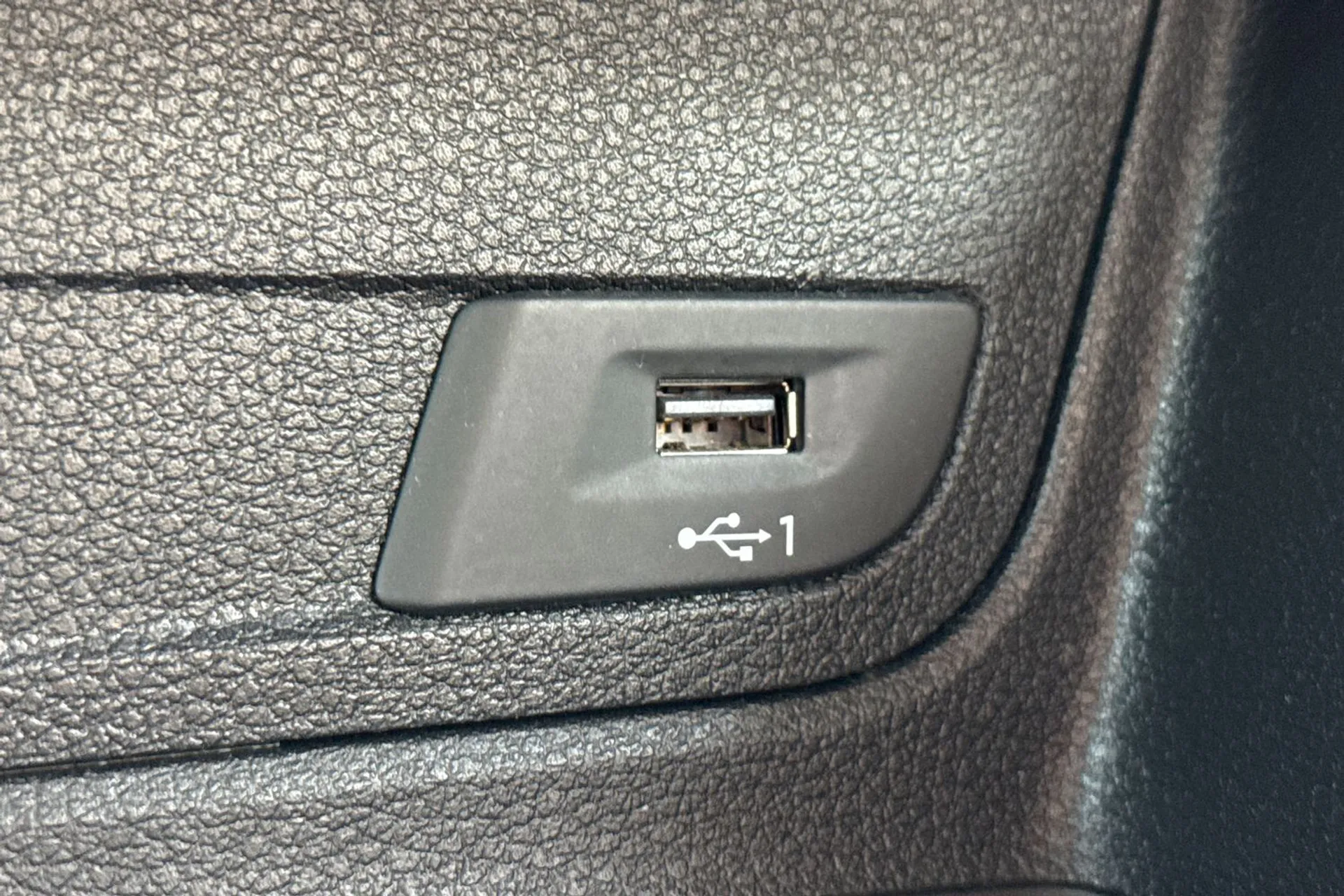Audi Q2 thumbnail image number 43
