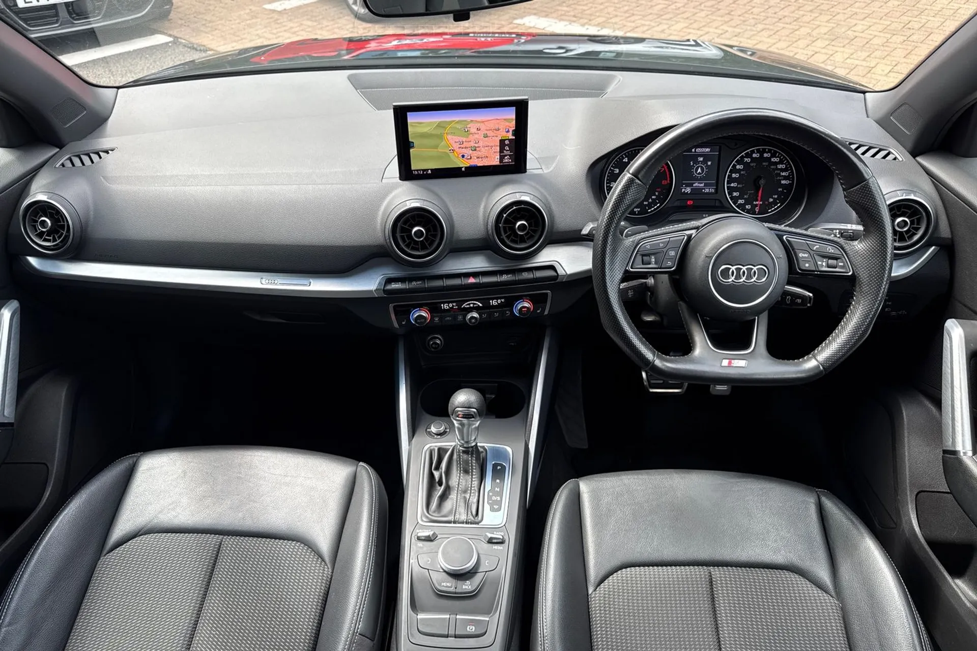 Audi Q2 thumbnail image number 31