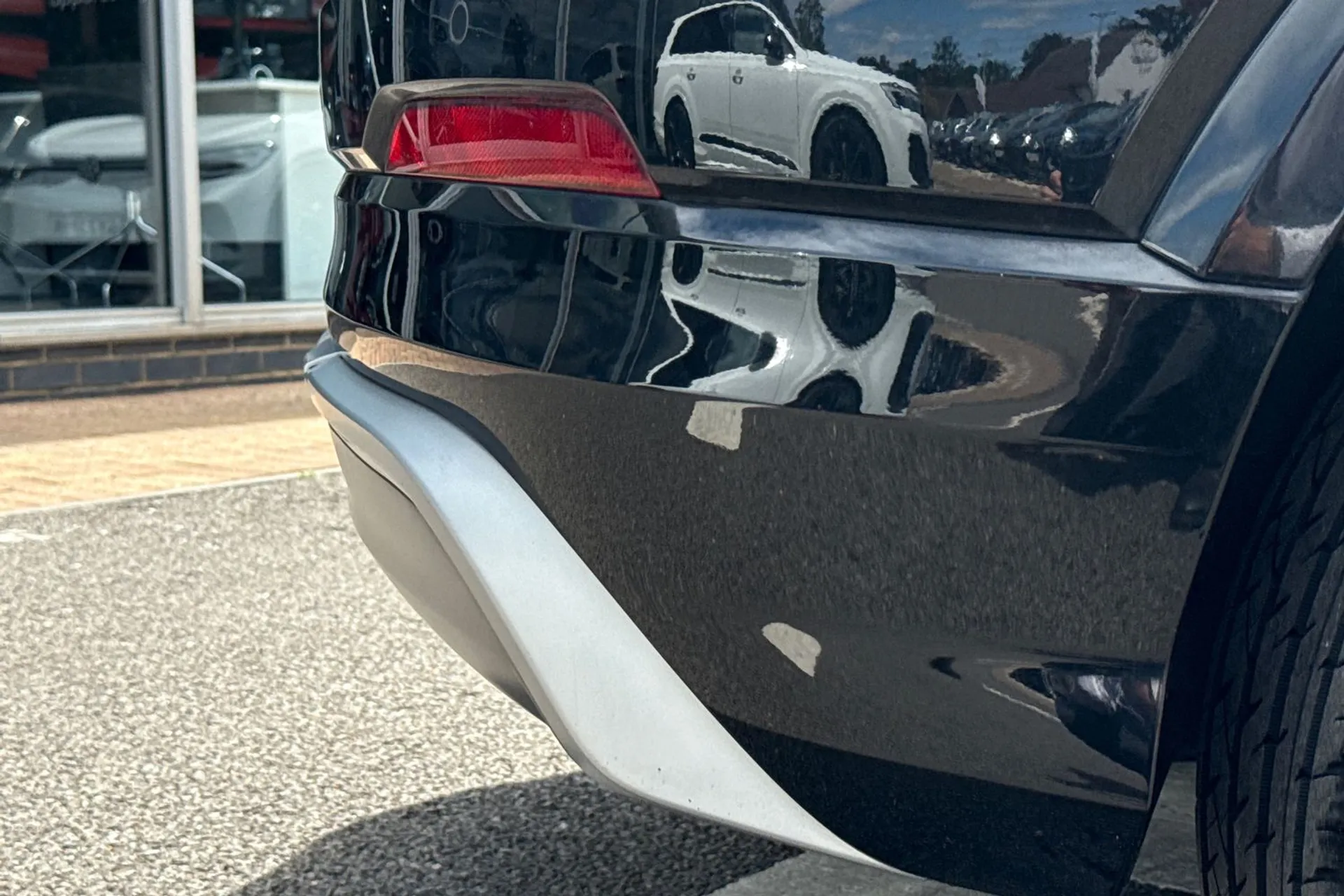 Audi Q2 thumbnail image number 16