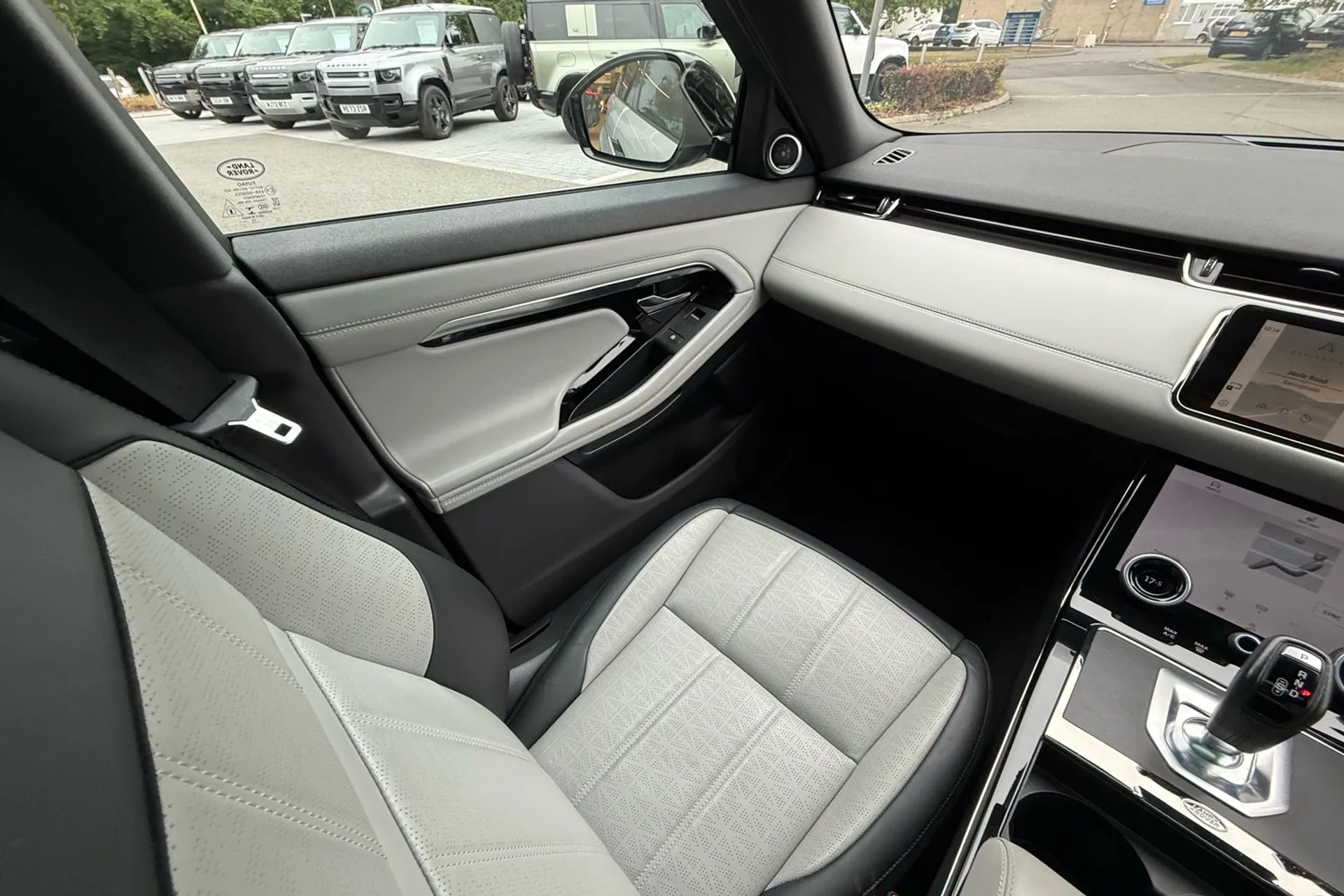 LAND ROVER RANGE ROVER EVOQUE thumbnail image number 13