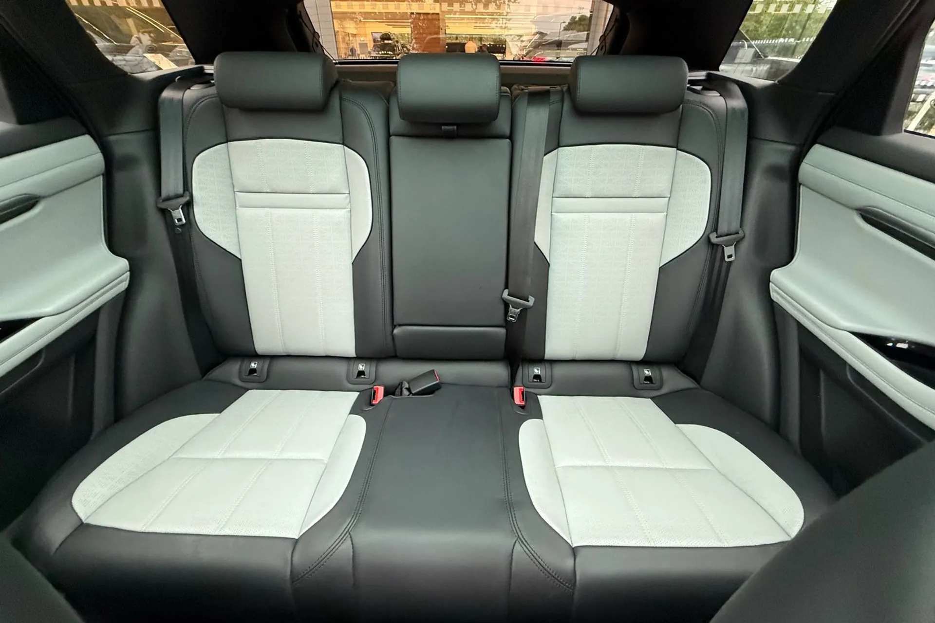 LAND ROVER RANGE ROVER EVOQUE thumbnail image number 11