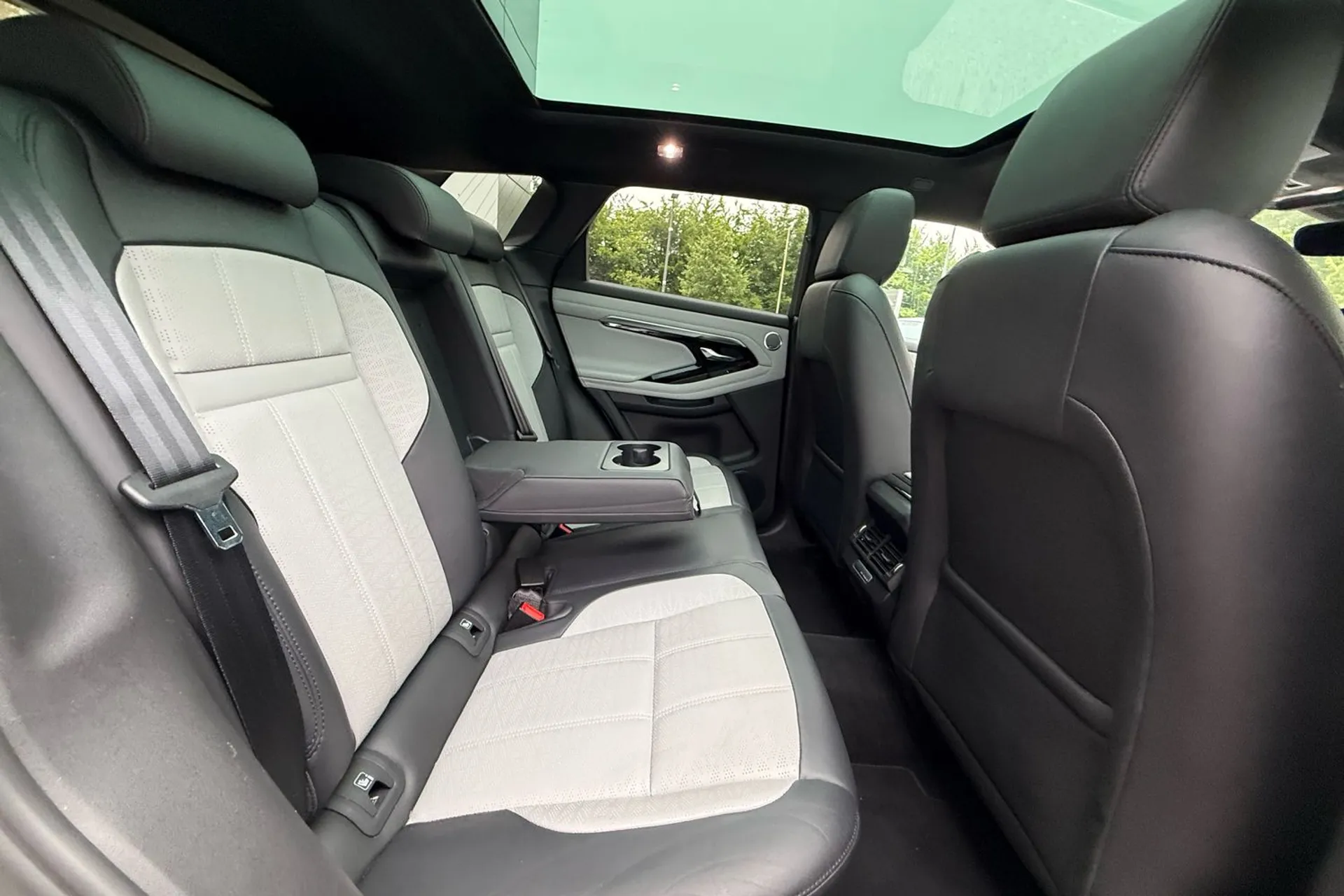 LAND ROVER RANGE ROVER EVOQUE thumbnail image number 41