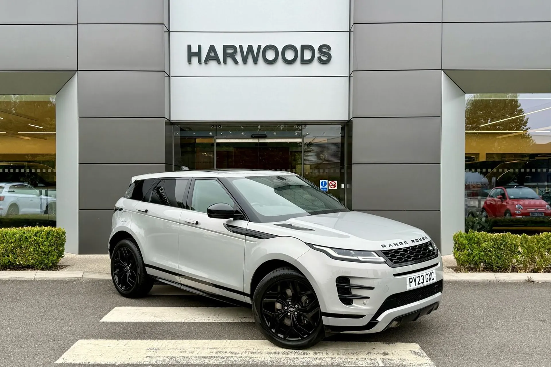 LAND ROVER RANGE ROVER EVOQUE focused image