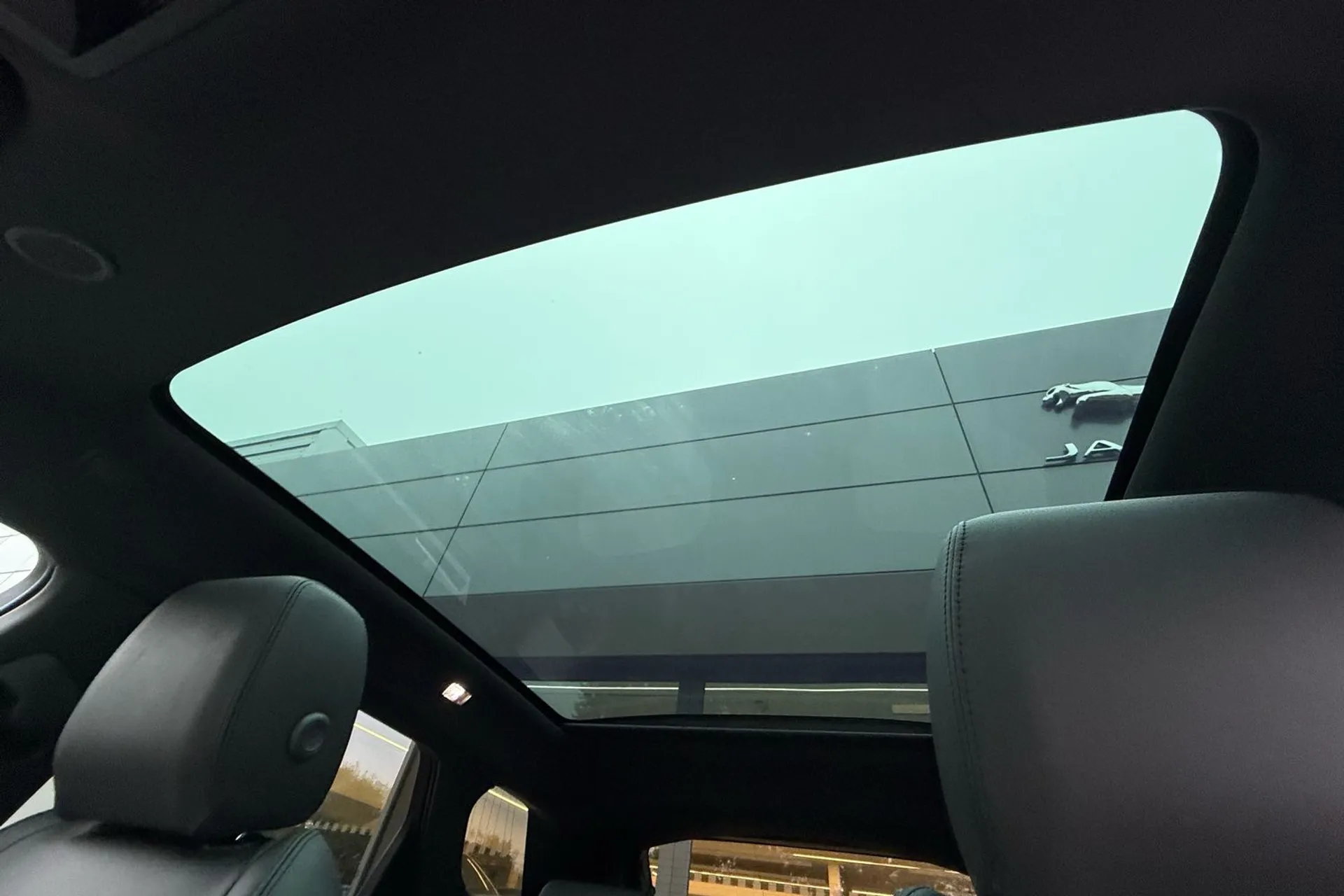 LAND ROVER RANGE ROVER EVOQUE thumbnail image number 5