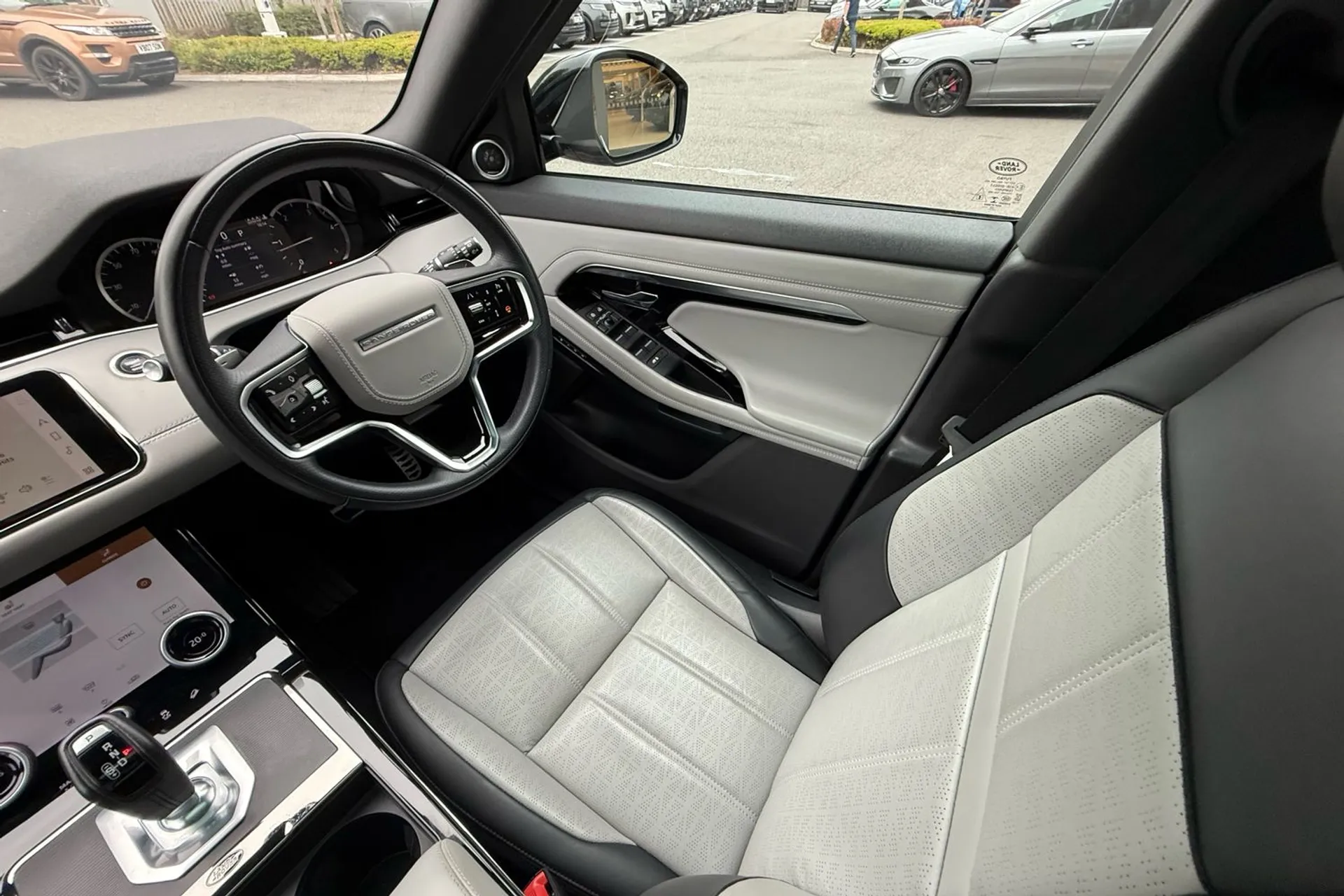 LAND ROVER RANGE ROVER EVOQUE thumbnail image number 14