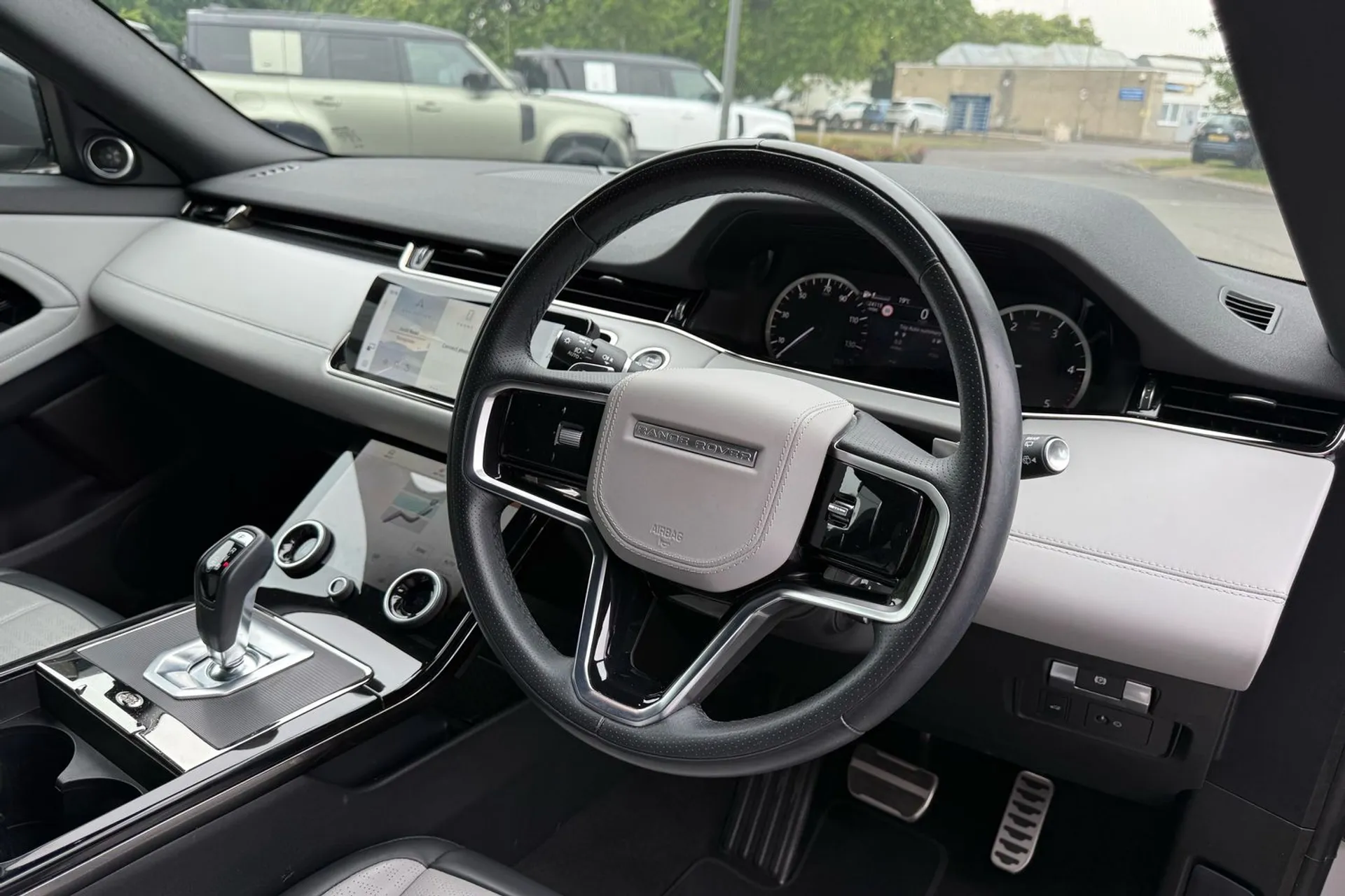 LAND ROVER RANGE ROVER EVOQUE thumbnail image number 30