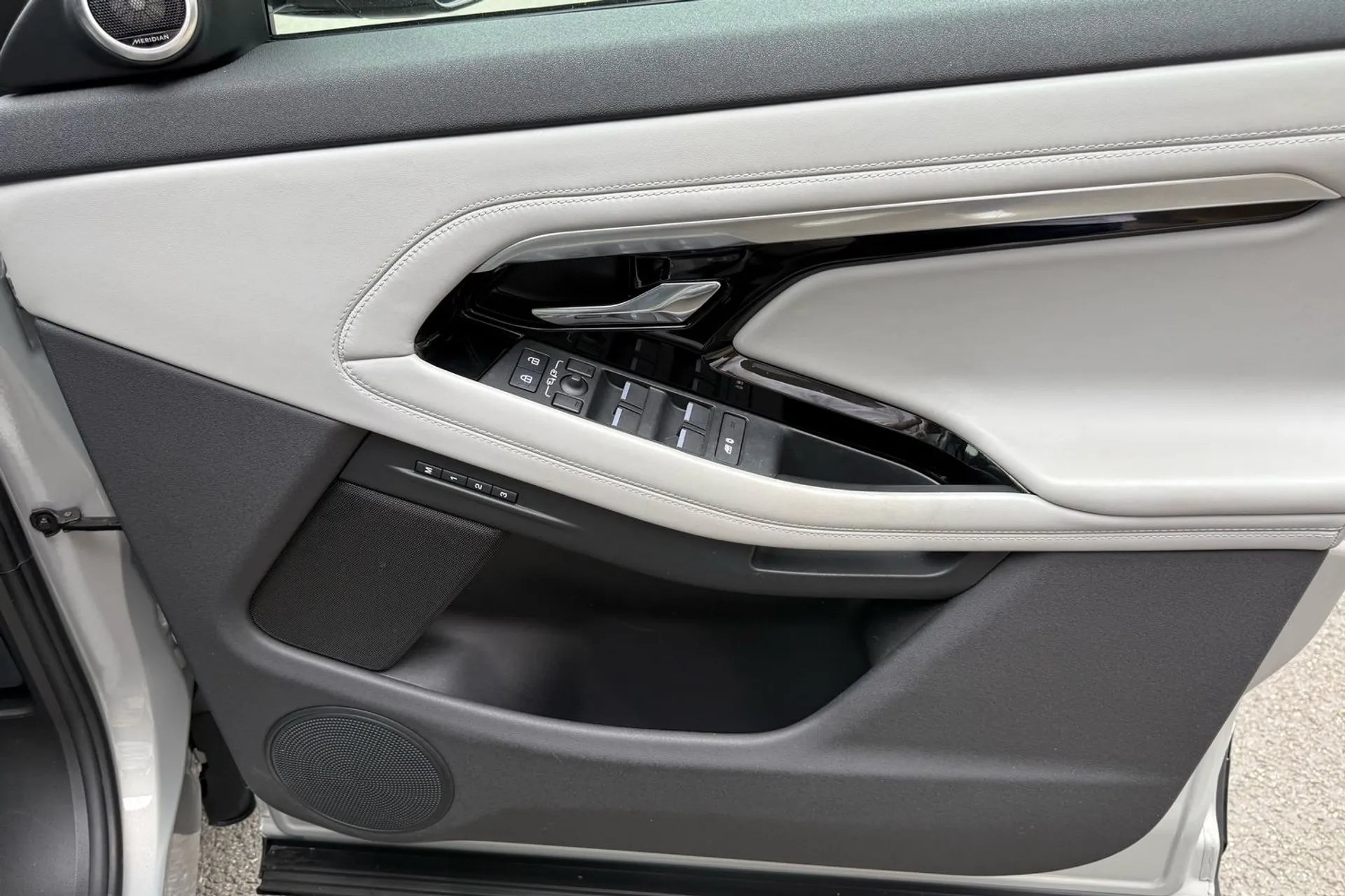 LAND ROVER RANGE ROVER EVOQUE thumbnail image number 52