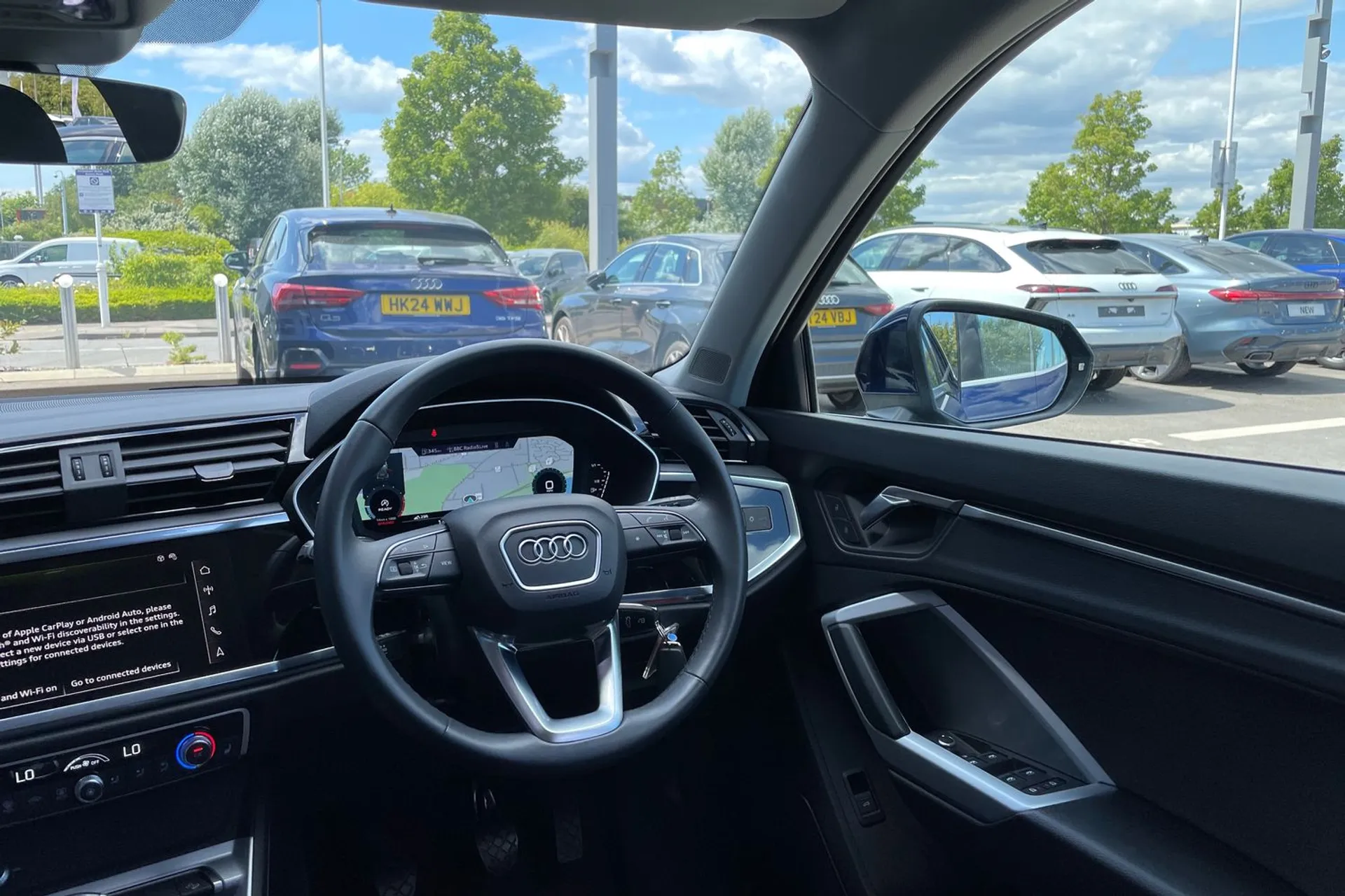 Audi Q3 thumbnail image number 39