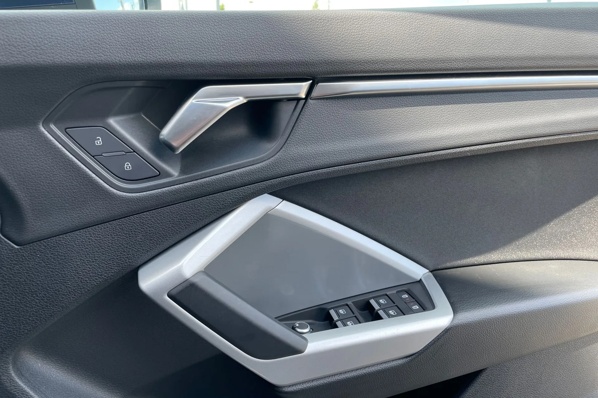 Audi Q3 thumbnail image number 46