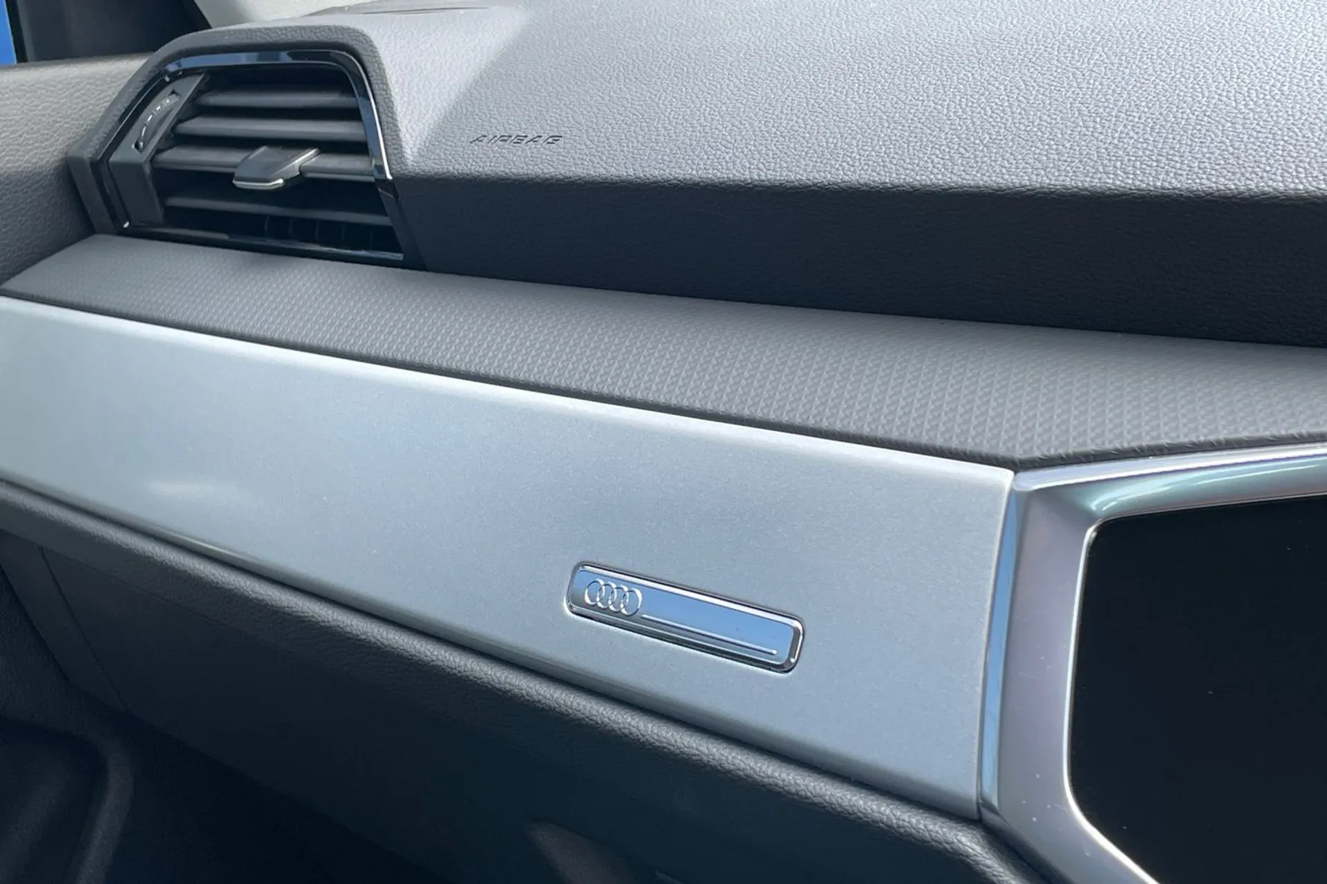Audi Q3 thumbnail image number 54