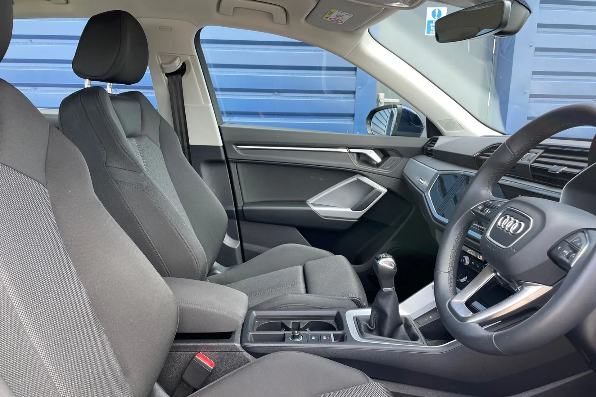 Audi Q3 thumbnail image number 25