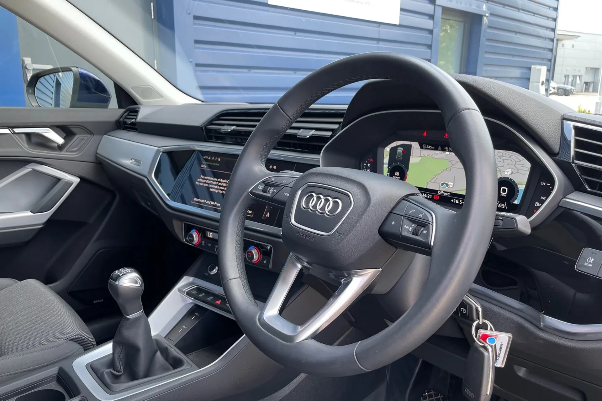 Audi Q3 thumbnail image number 26