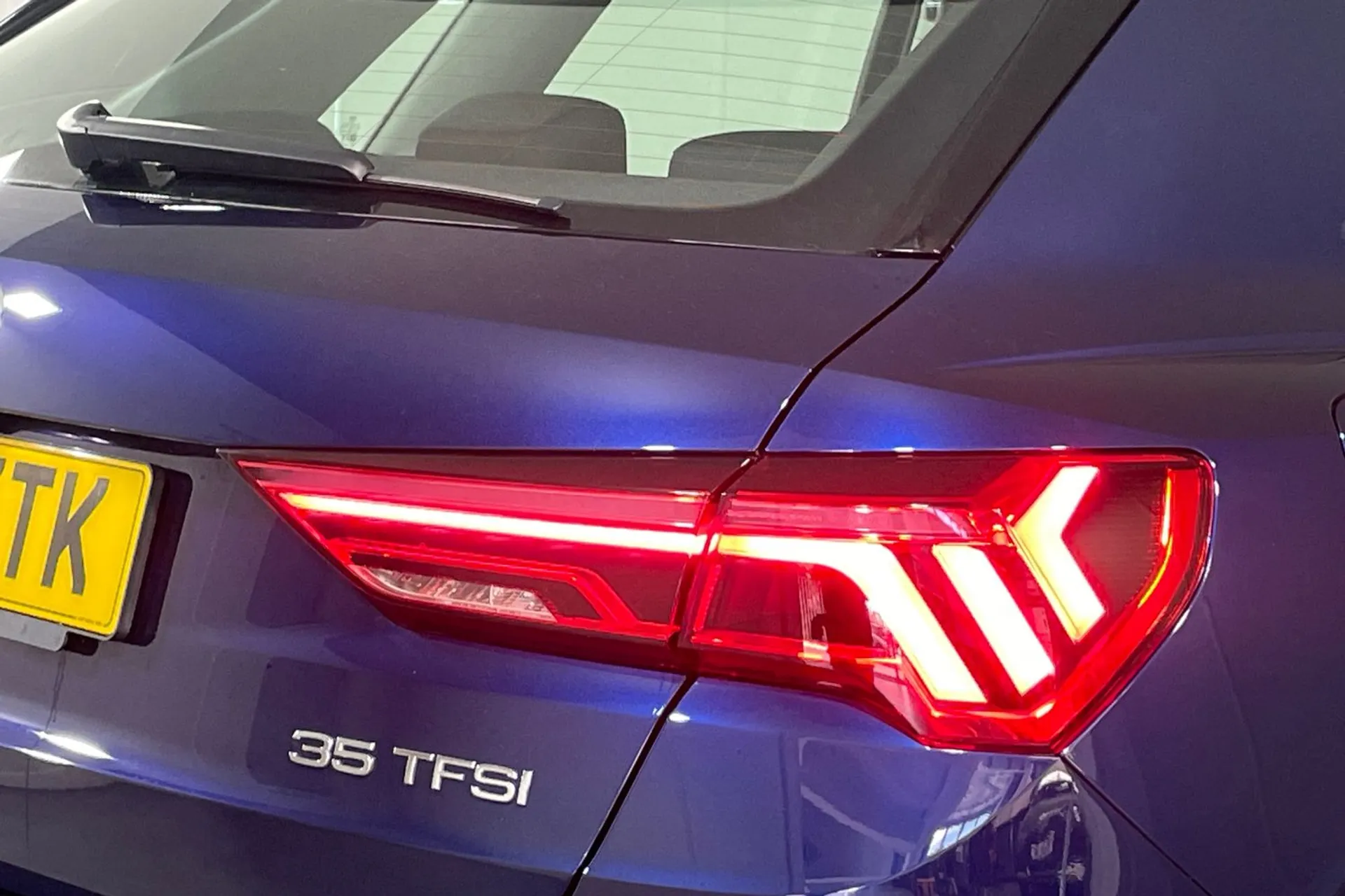 Audi Q3 thumbnail image number 10