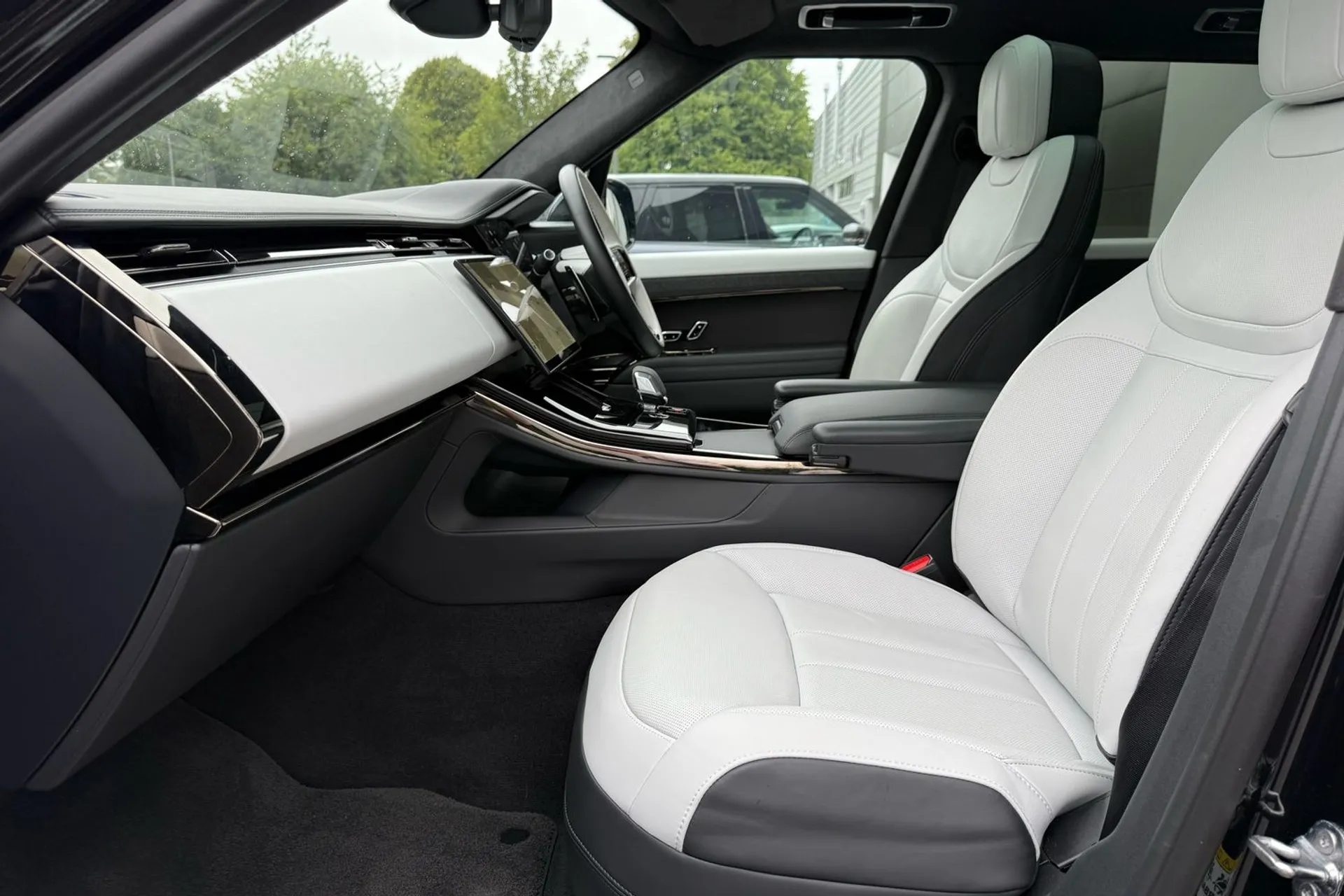 LAND ROVER RANGE ROVER SPORT thumbnail image number 10