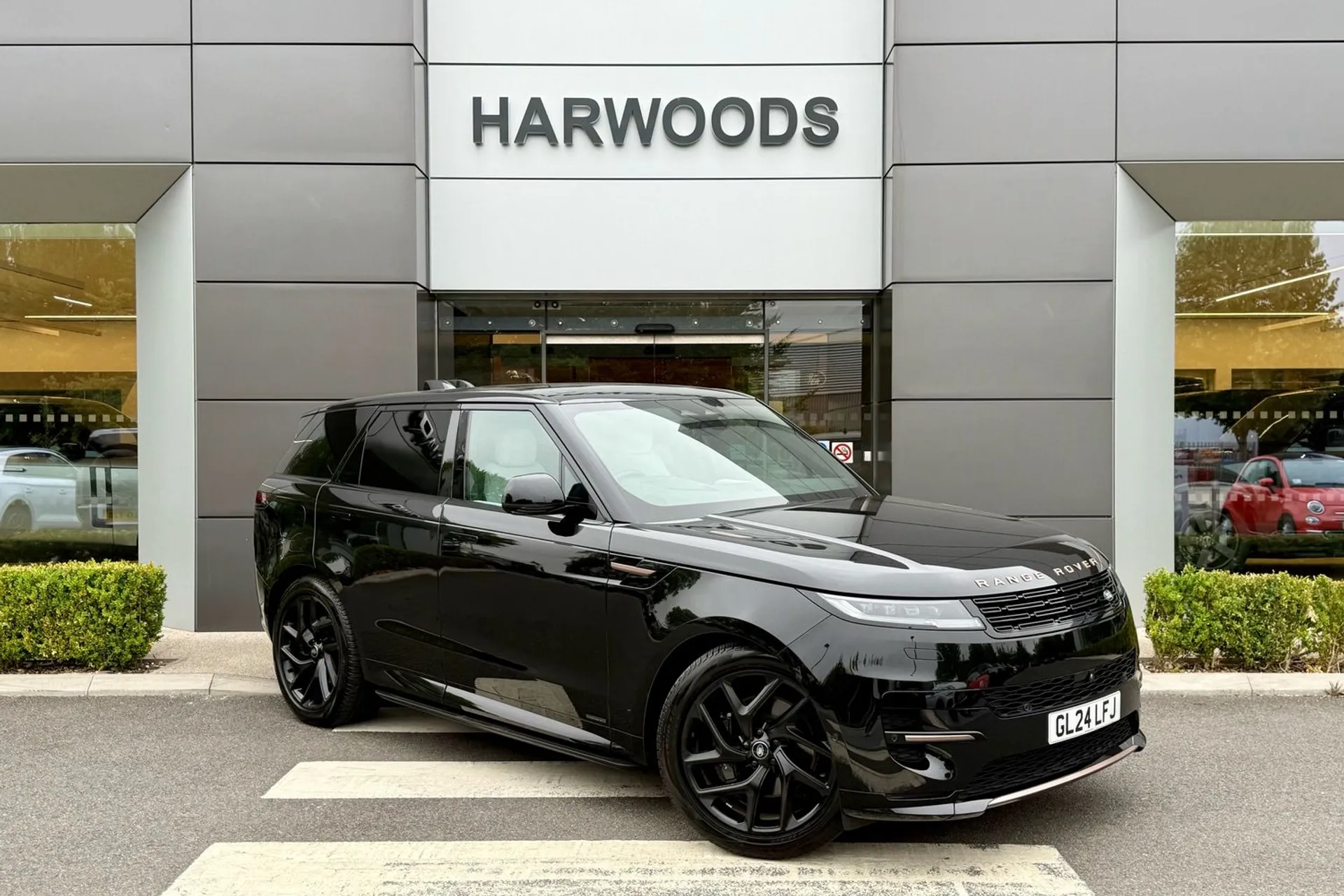LAND ROVER RANGE ROVER SPORT focused image