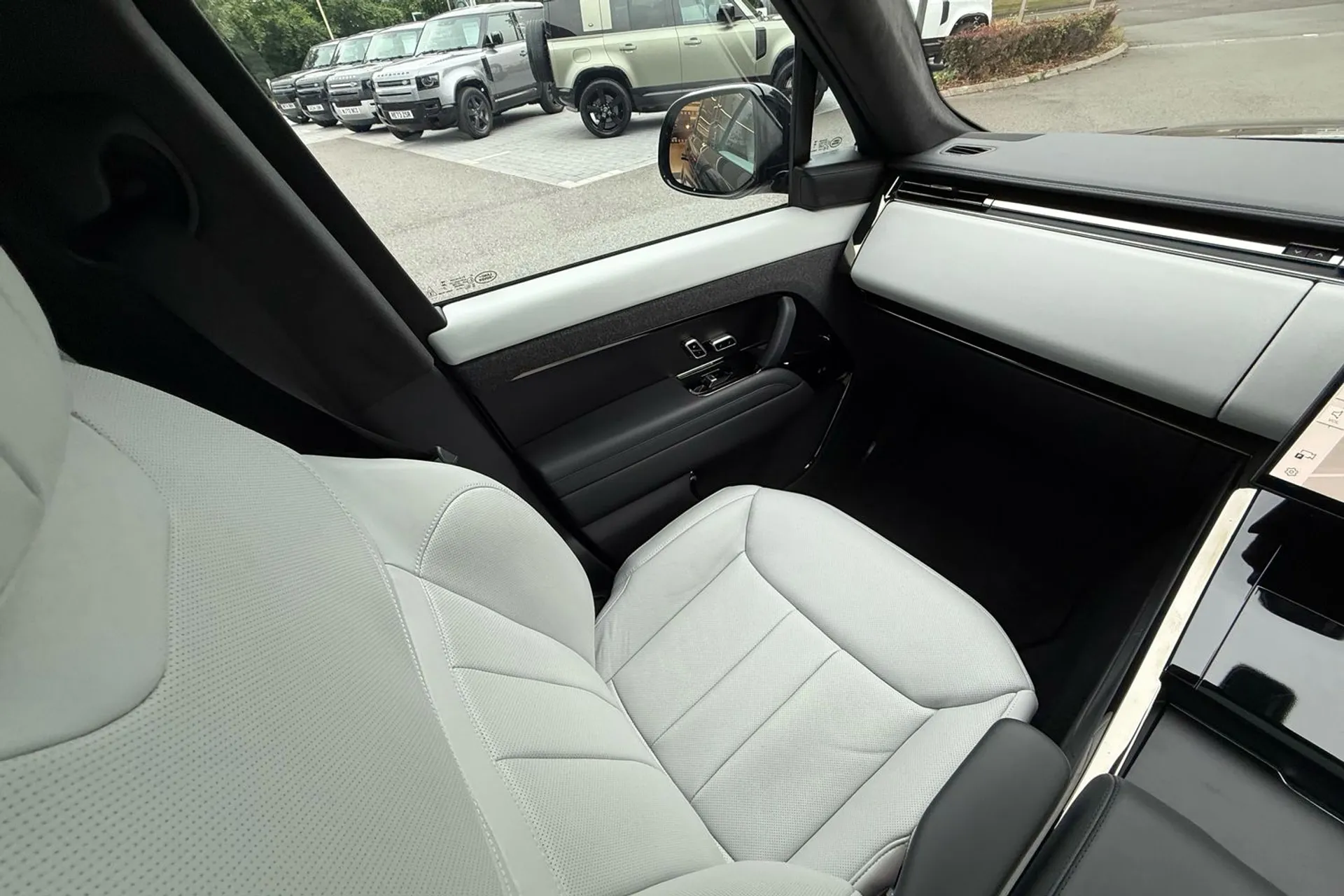LAND ROVER RANGE ROVER SPORT thumbnail image number 13