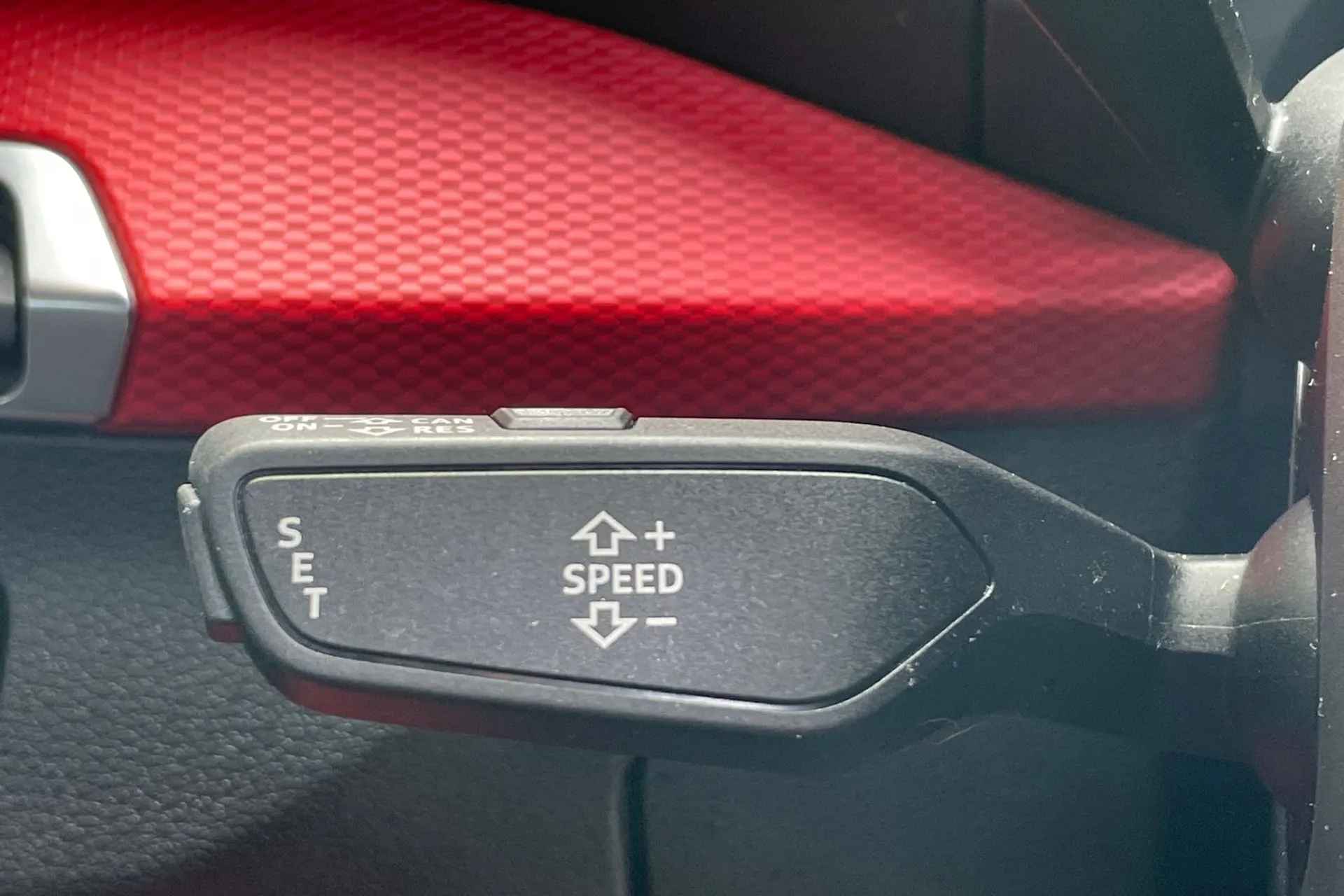 Audi Q2 thumbnail image number 33