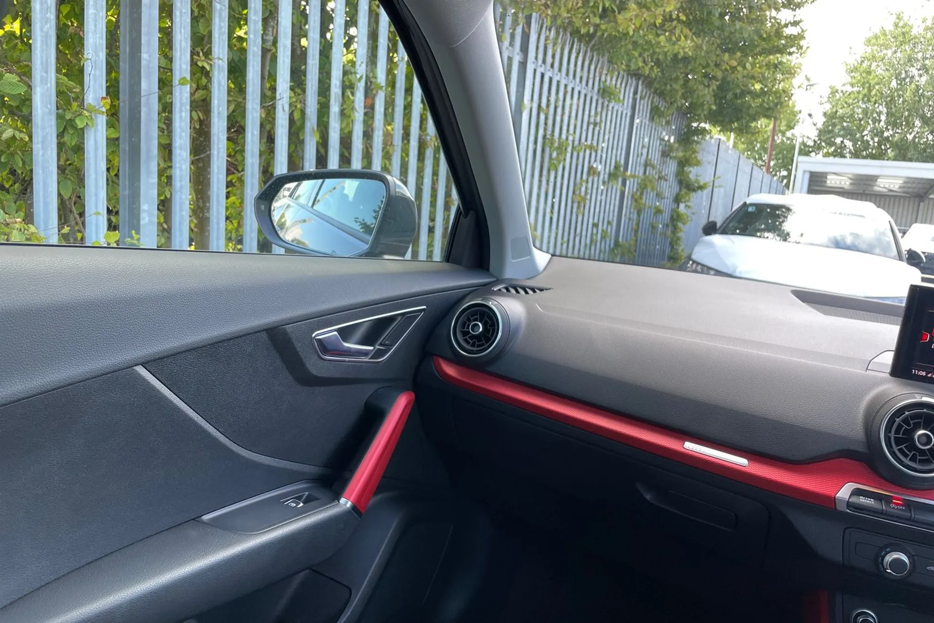 Audi Q2 thumbnail image number 38