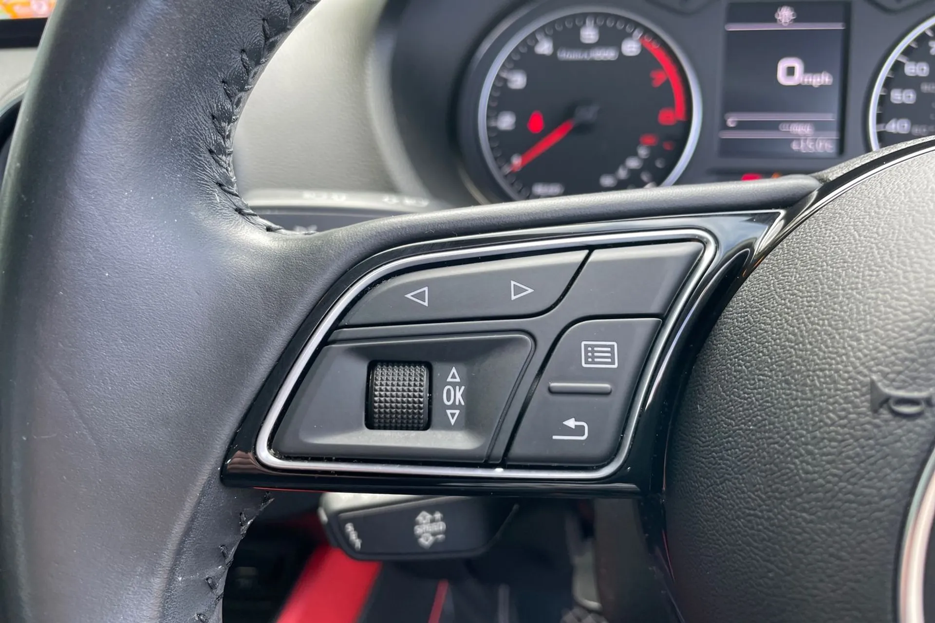 Audi Q2 thumbnail image number 42