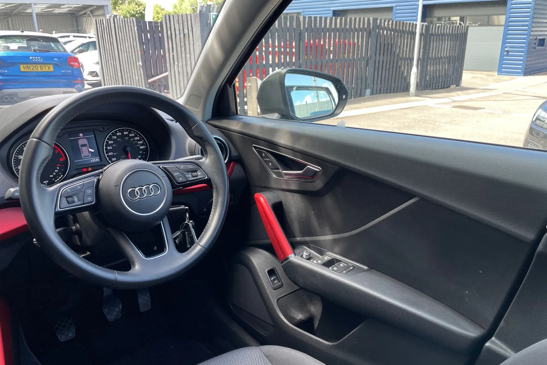 Audi Q2 thumbnail image number 39