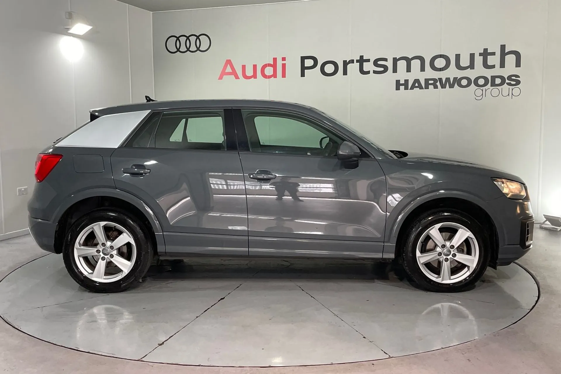 Audi Q2 thumbnail image number 2
