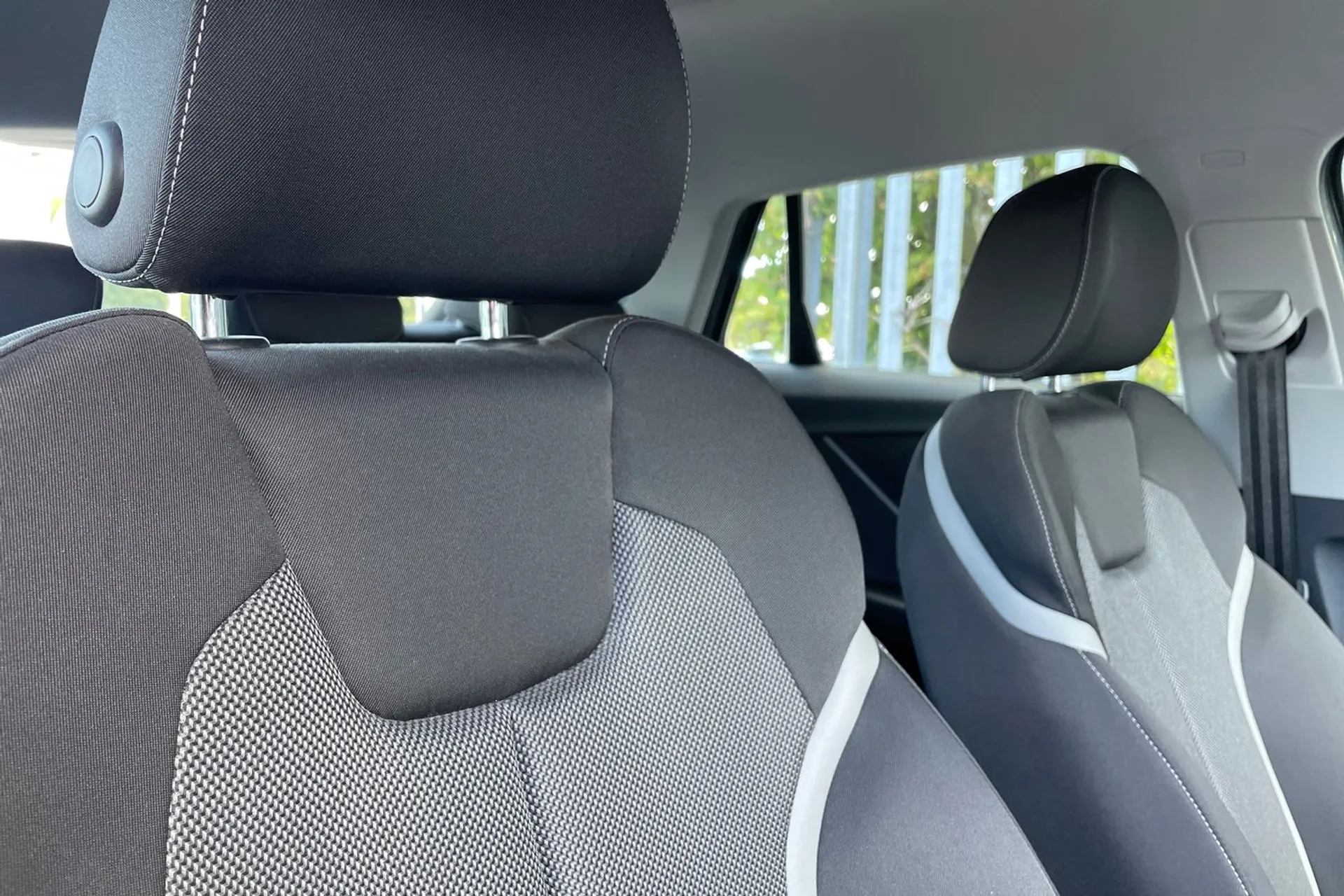 Audi Q2 thumbnail image number 21