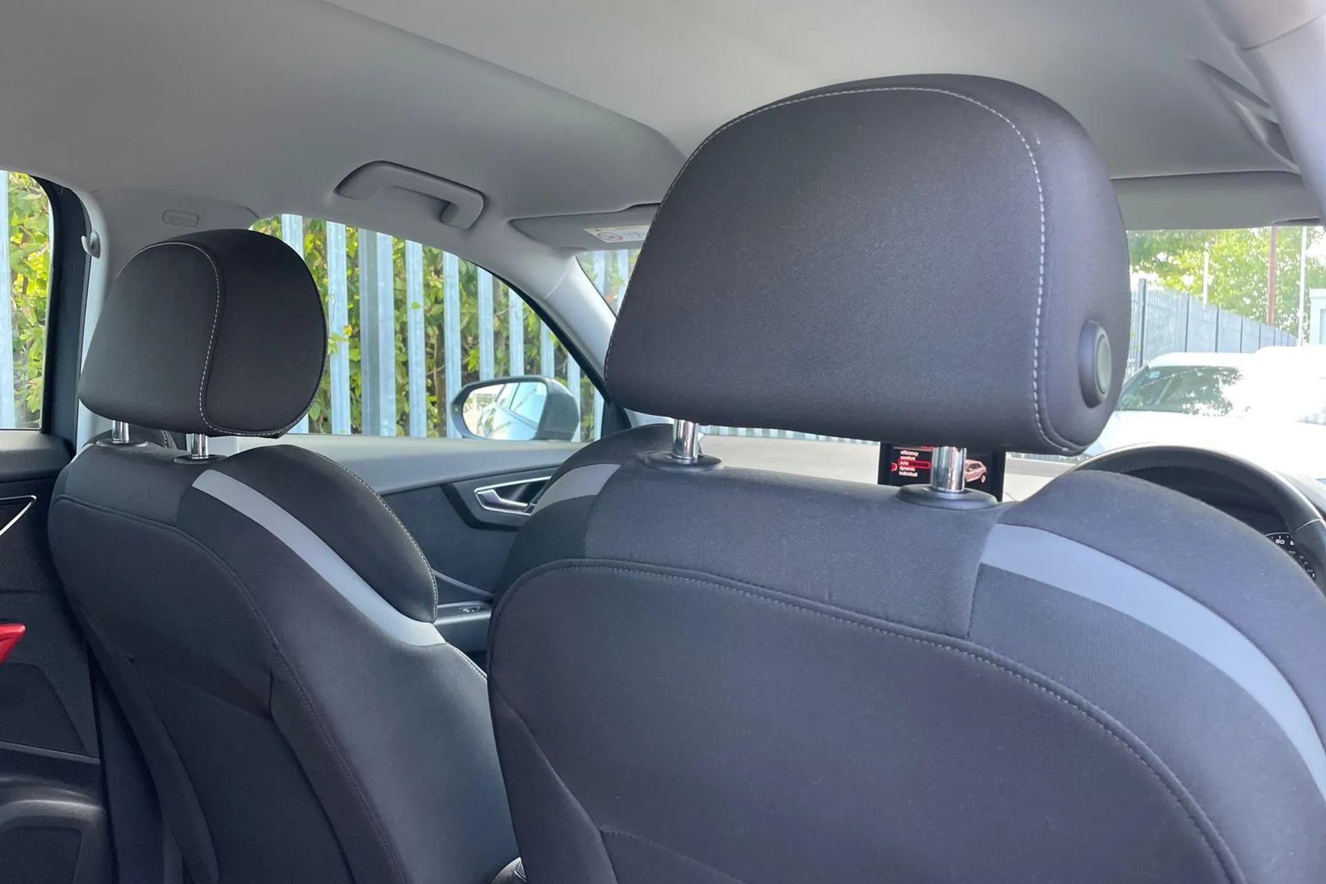 Audi Q2 thumbnail image number 24