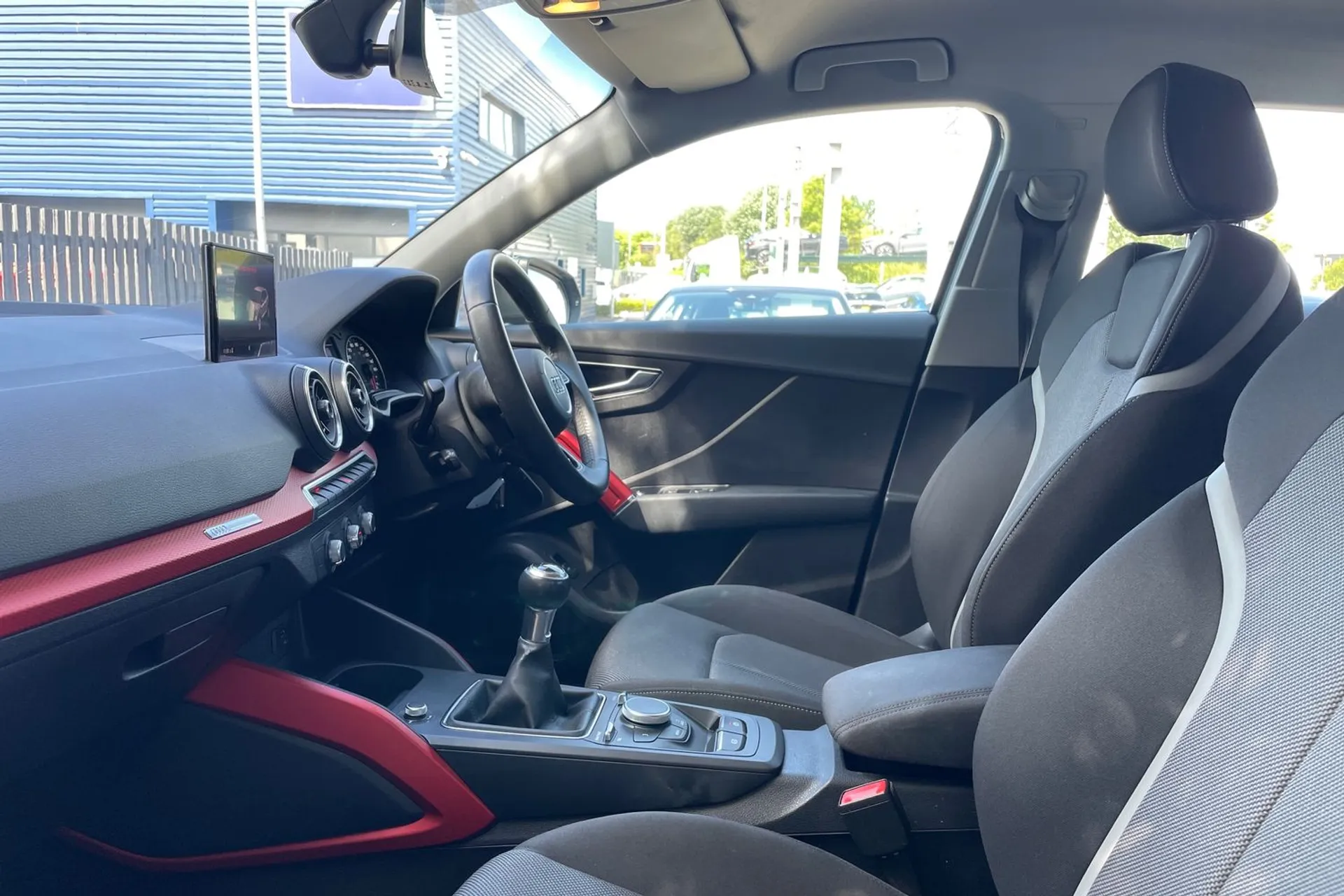 Audi Q2 thumbnail image number 31