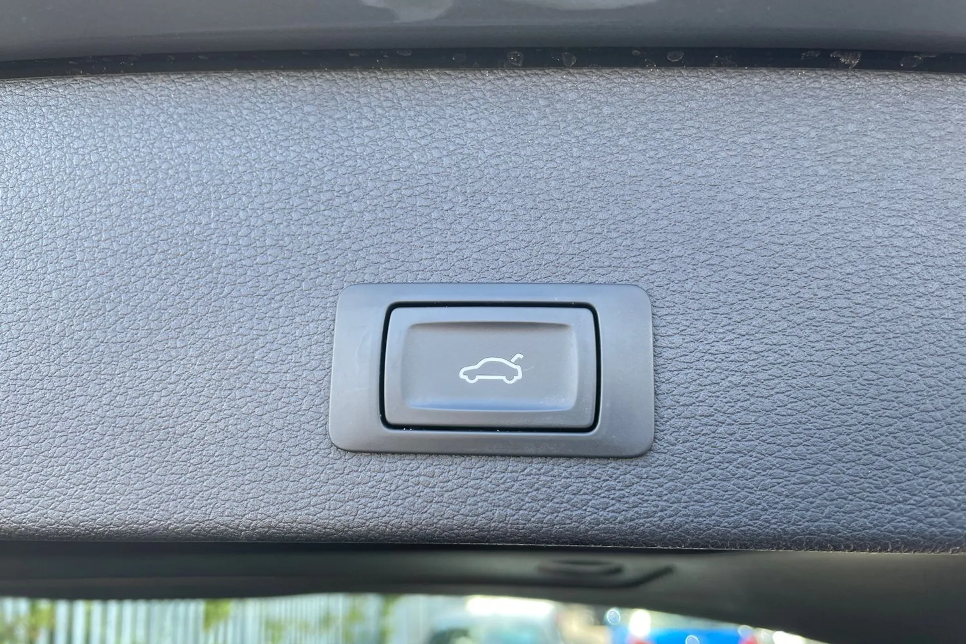 Audi Q2 thumbnail image number 19