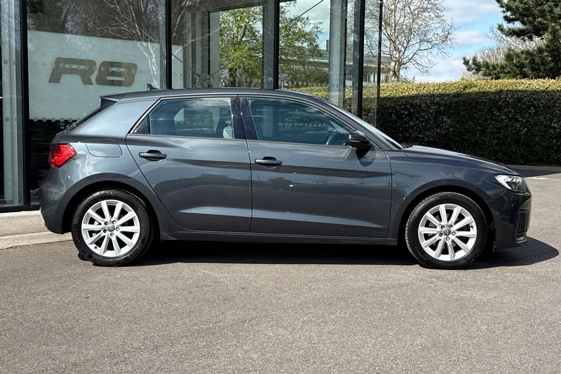 Audi A1 thumbnail image number 2
